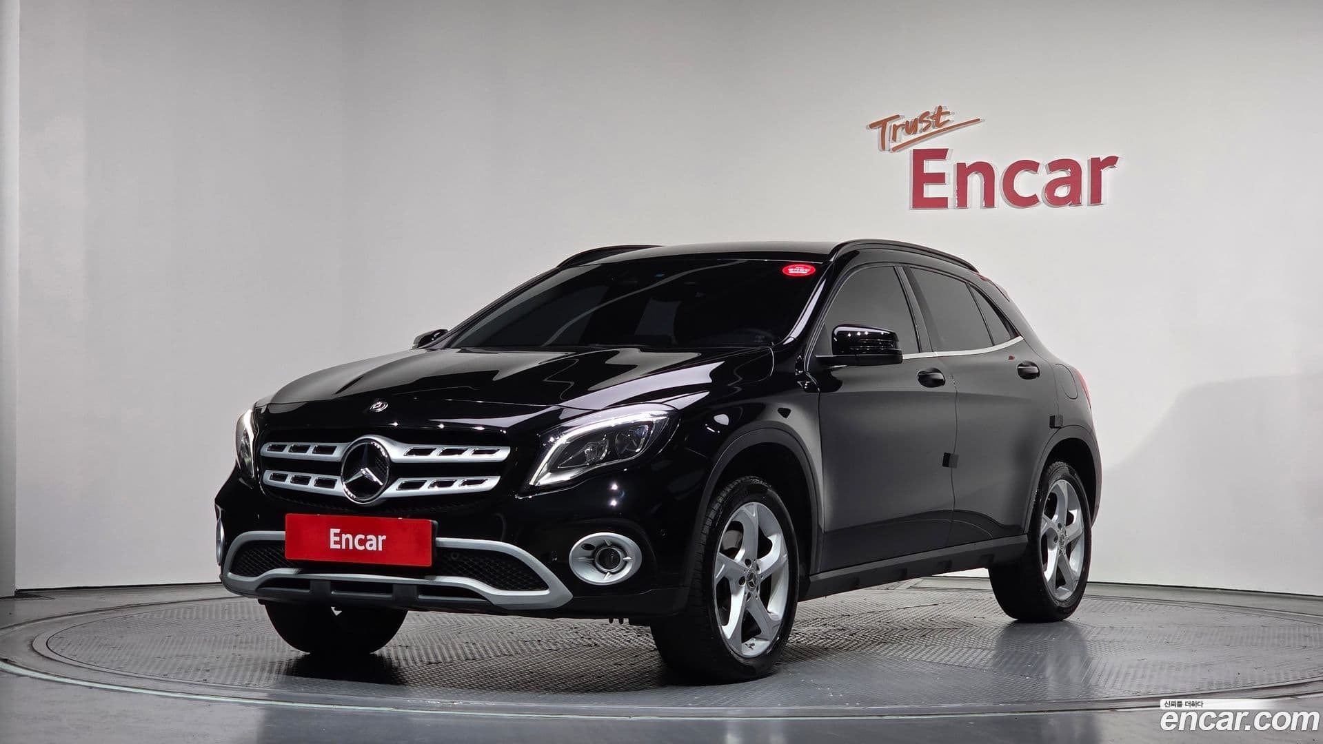 Main__Slider__Photo:GLA-Class Mercedes-Benz 2019.6-0