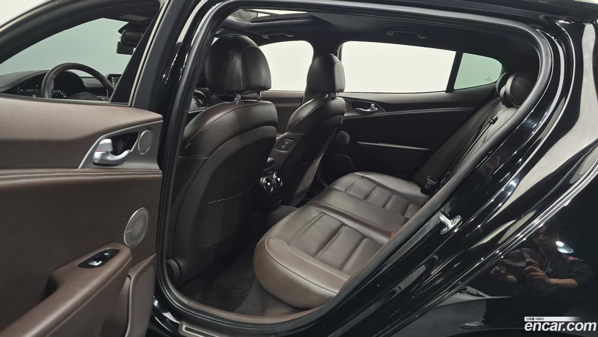Stinger Kia 2017.8-OPTION-016