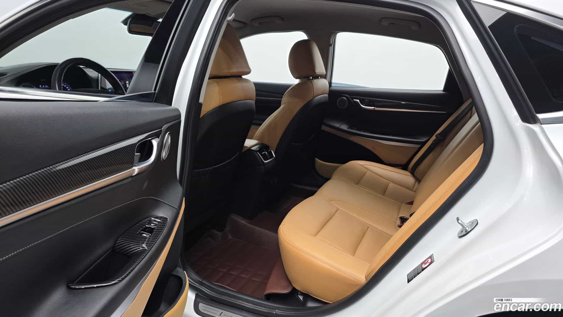Grandeur Hyundai 2017.8-OPTION-016