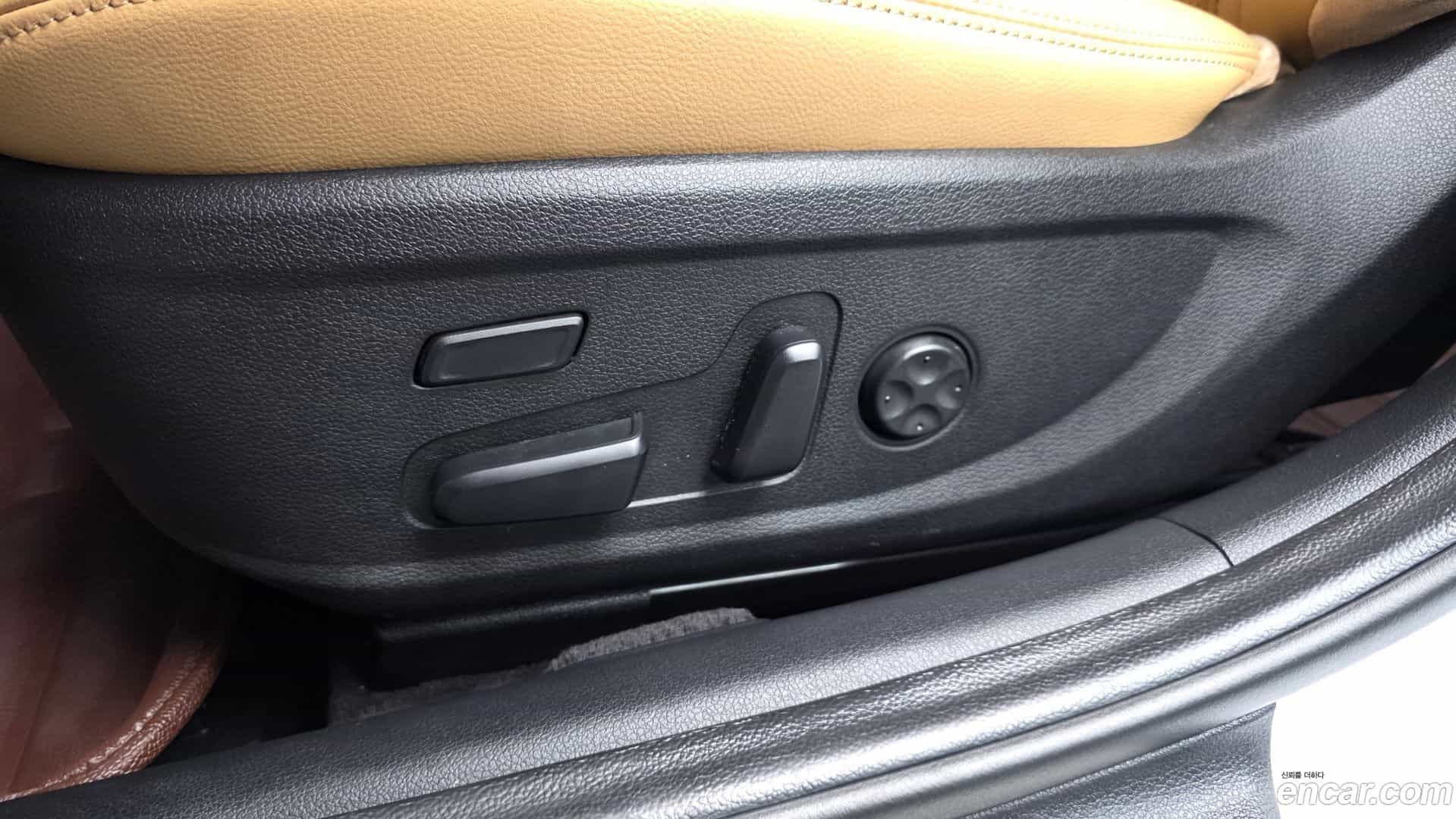 Grandeur Hyundai 2017.8-OPTION-021