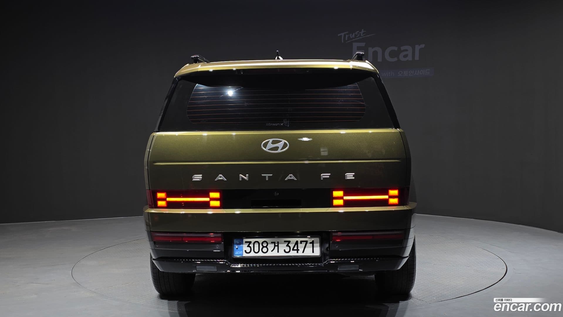 Main__Slider__Photo:Santafe Hyundai 2024.4-3