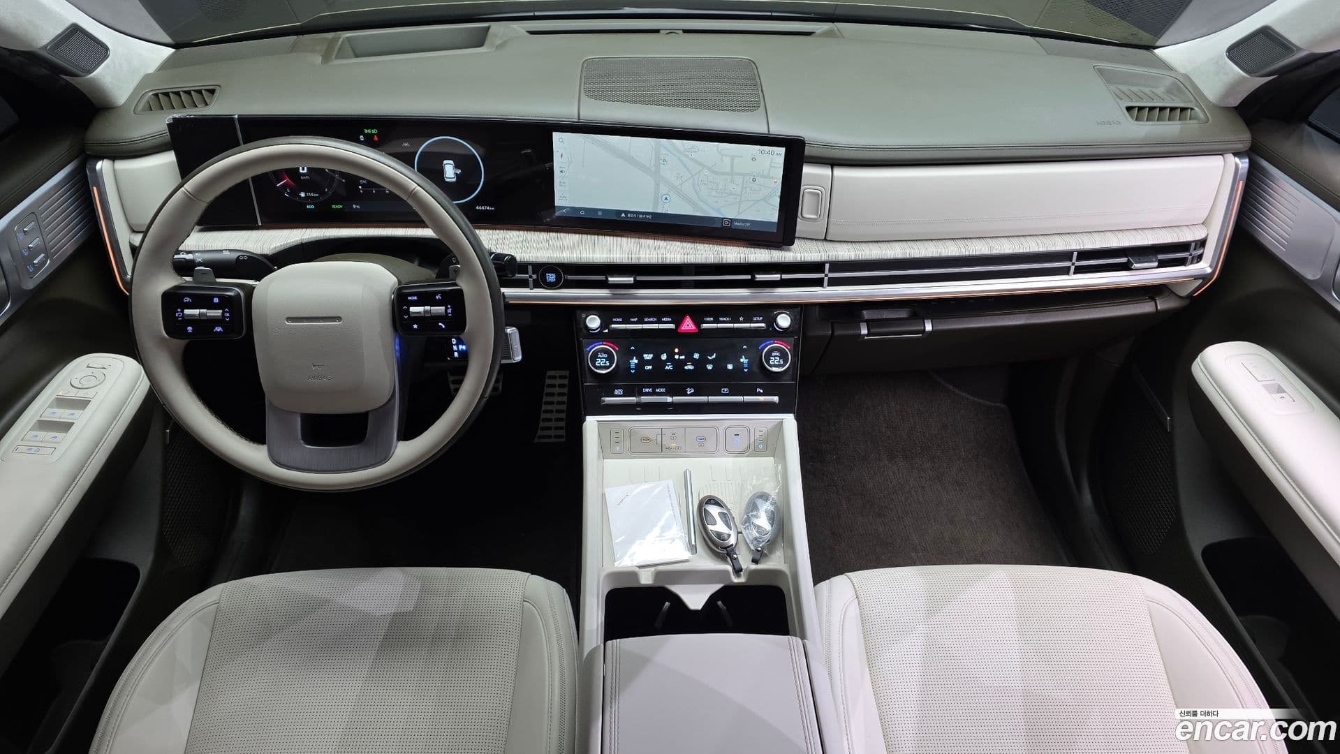 Main__Slider__Photo:Santafe Hyundai 2024.4-6