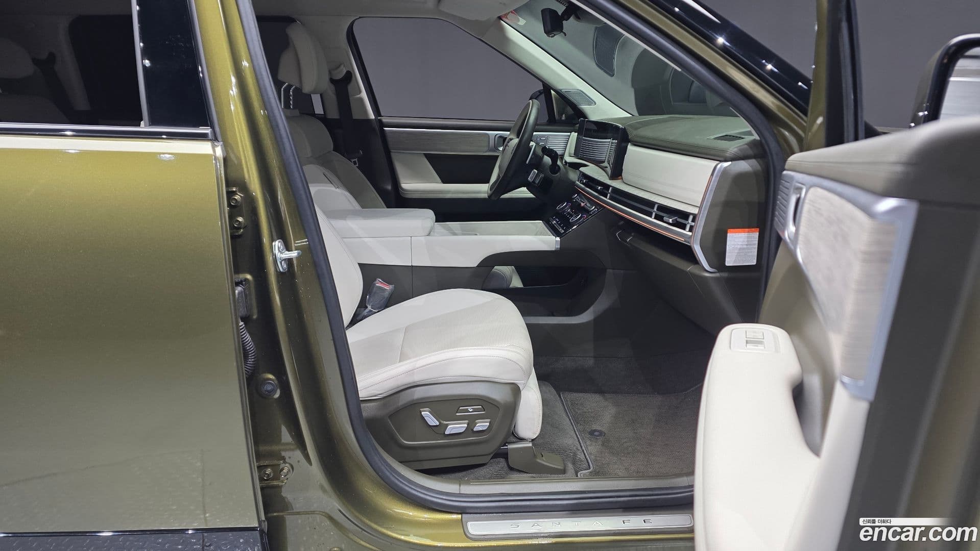 Main__Slider__Photo:Santafe Hyundai 2024.4-10