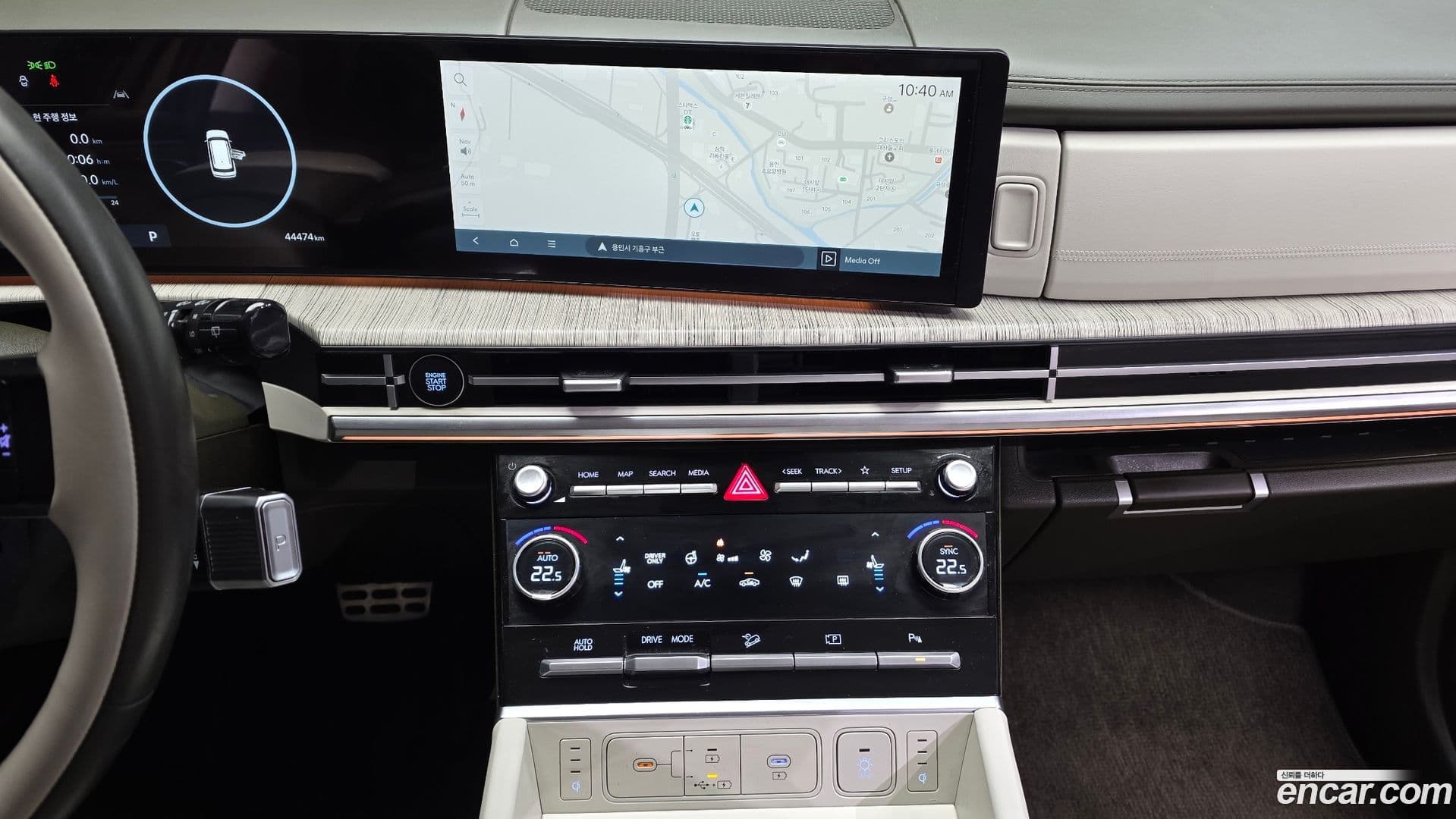 Main__Slider__Photo:Santafe Hyundai 2024.4-15