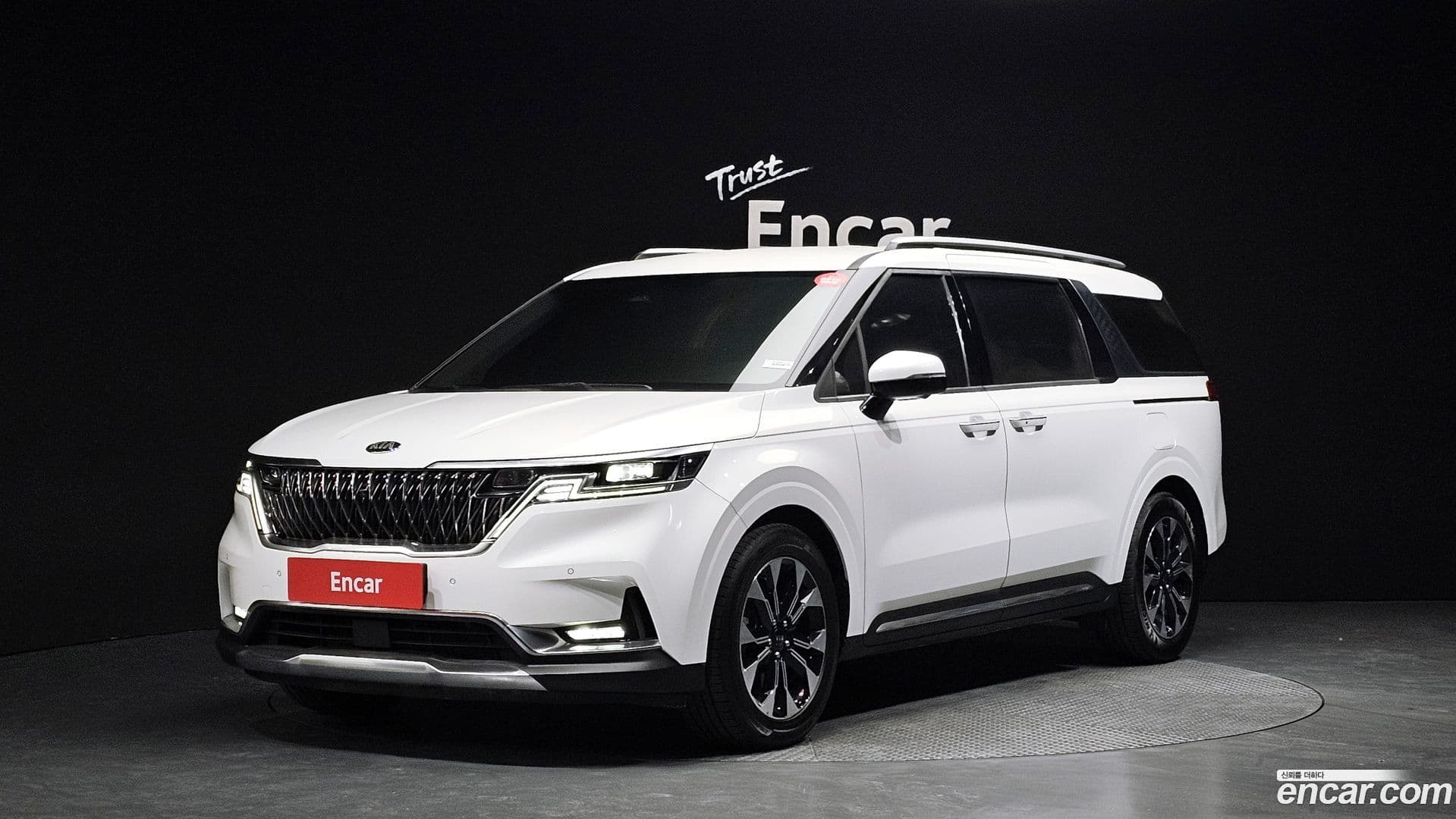 Main__Slider__Photo:Canival Kia 2020.9-0