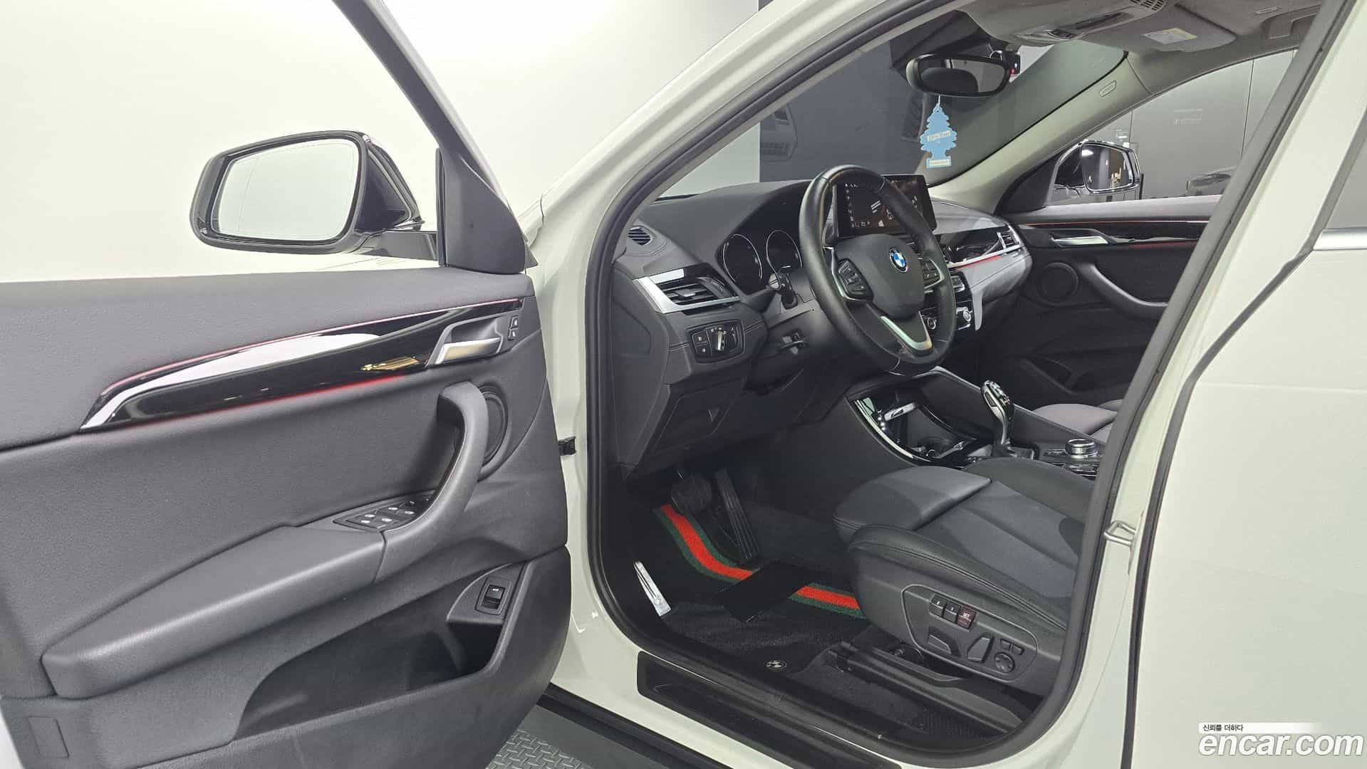 X2 (F39) BMW 2022.3-INNER-010