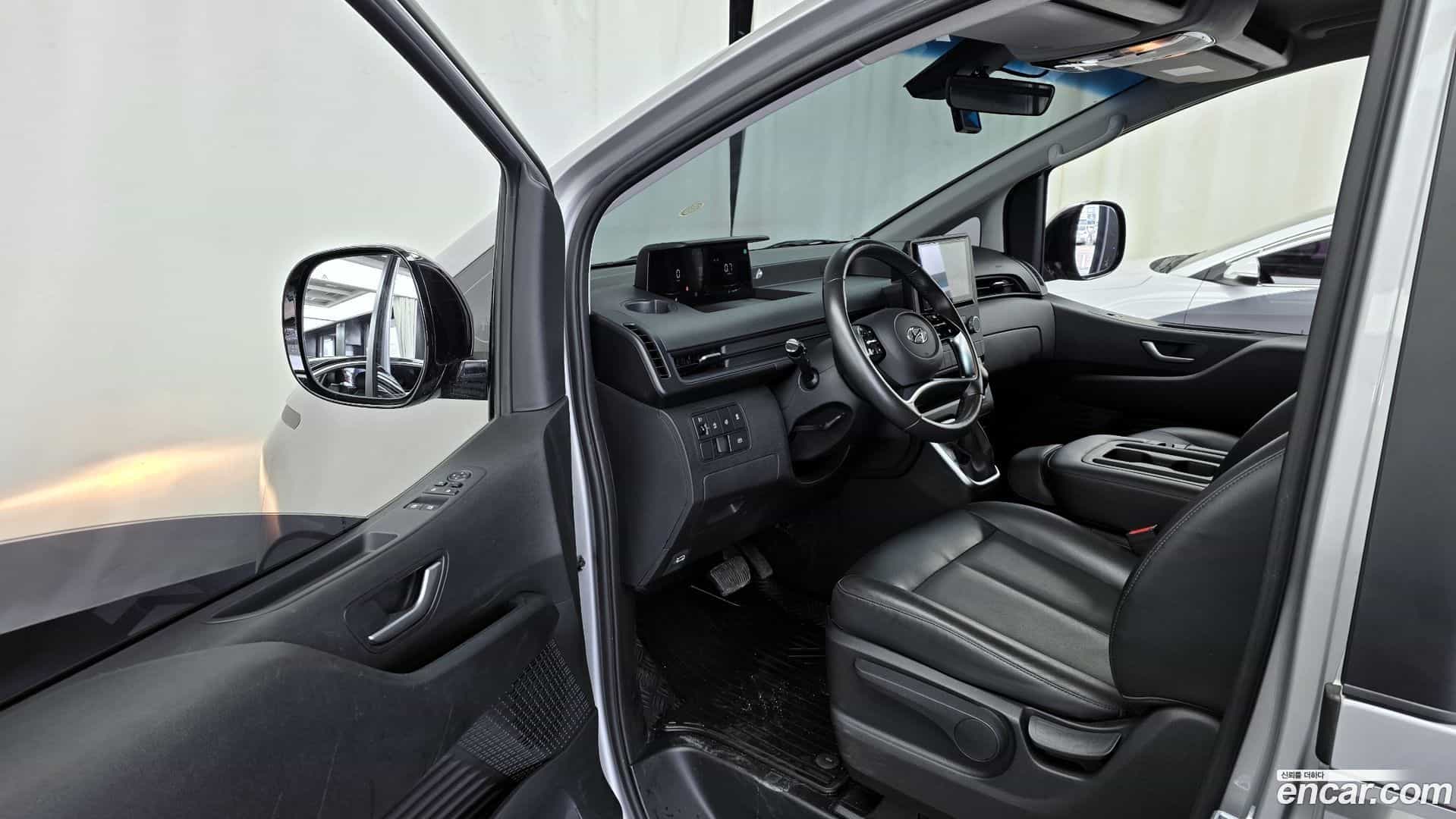Staria Hyundai 2022.0-INNER-010