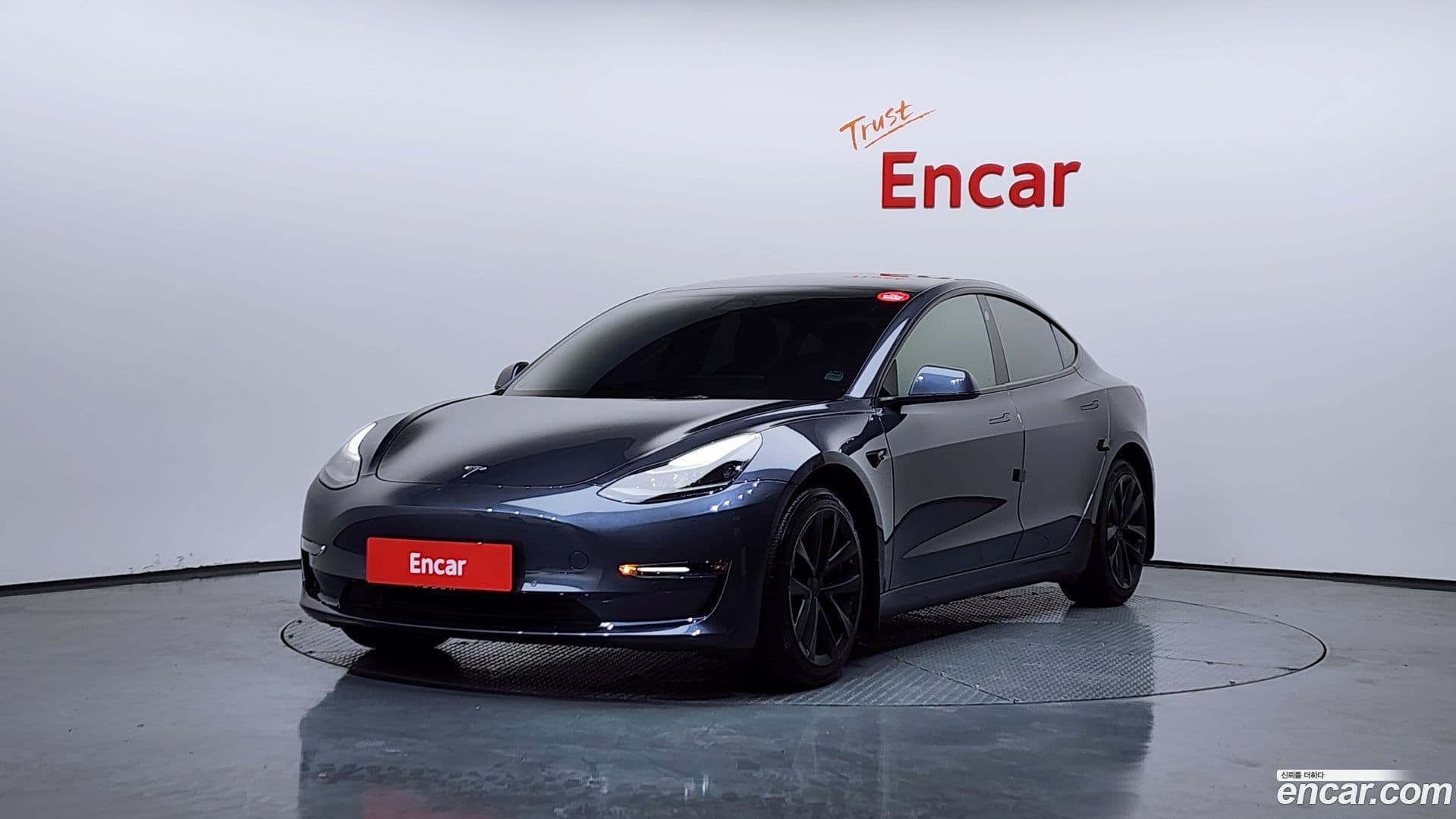 Main__Slider__Photo:Model 3 Tesla 2022.1-0