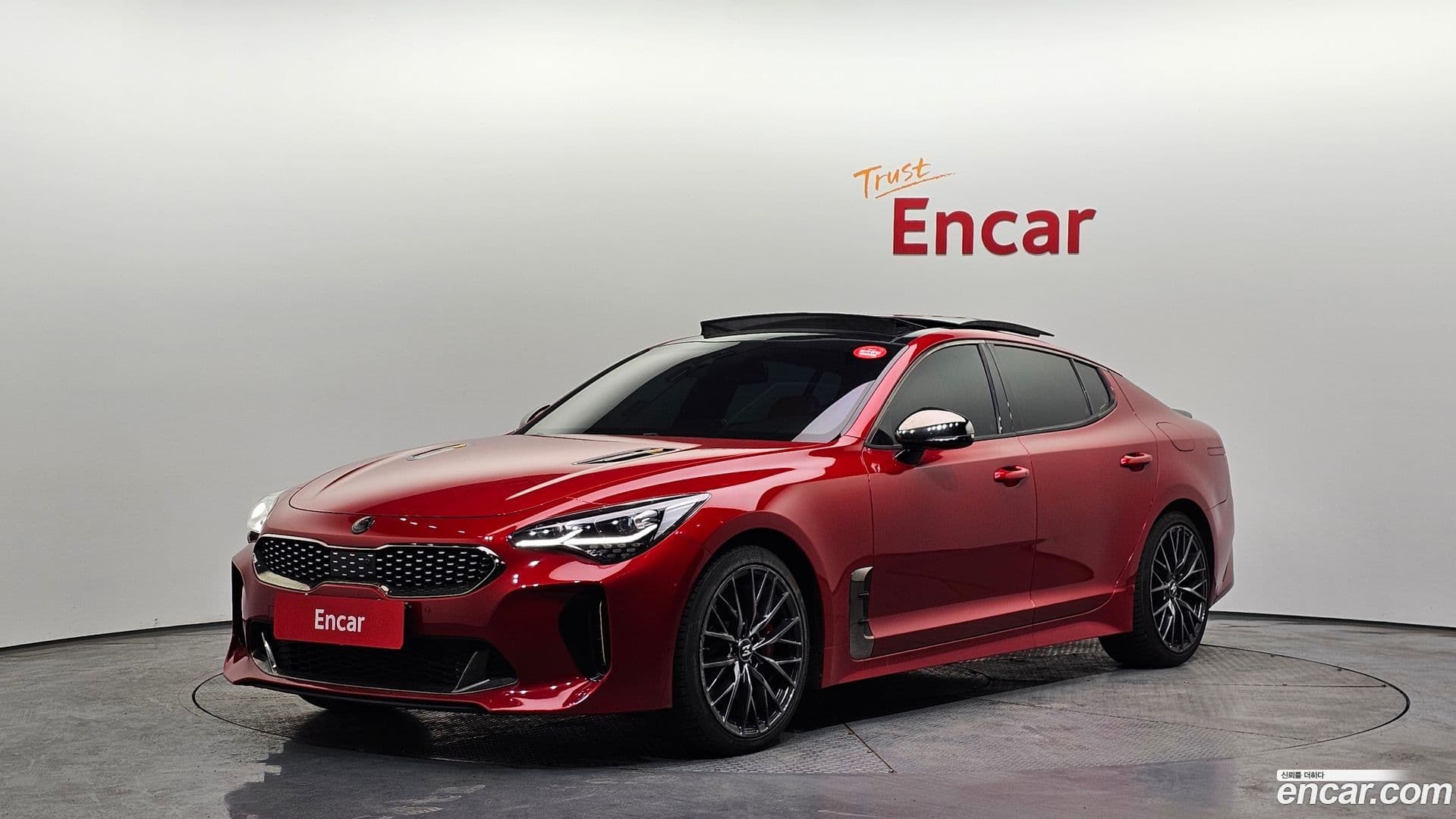 Main__Slider__Photo:Stinger Kia 2017.6-0