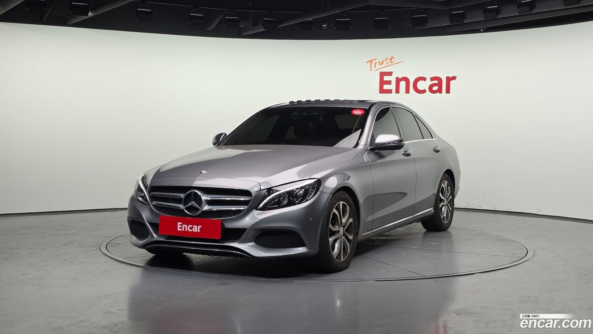 Main__Slider__Photo:C-Class Mercedes-Benz 2016.4-0