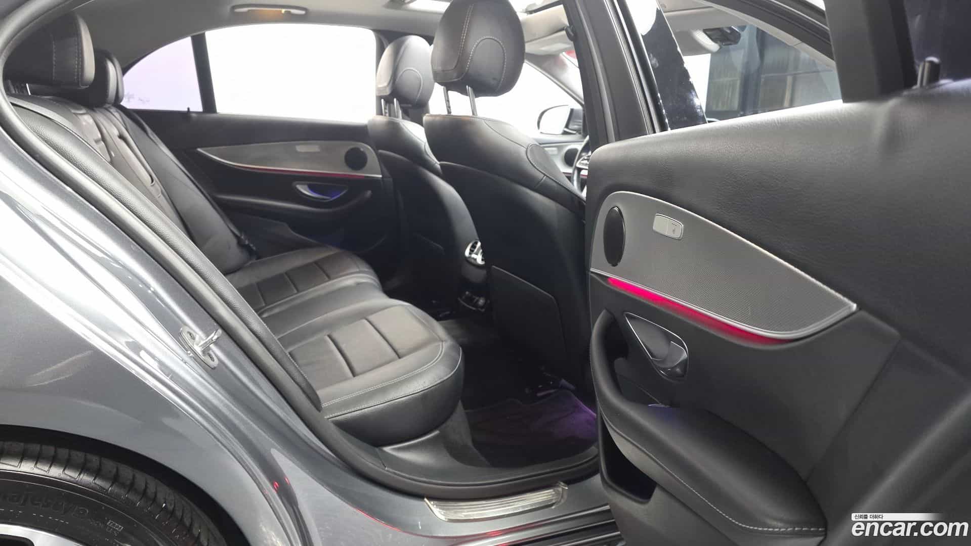 E-Class Mercedes-Benz 2019.0-OPTION-016