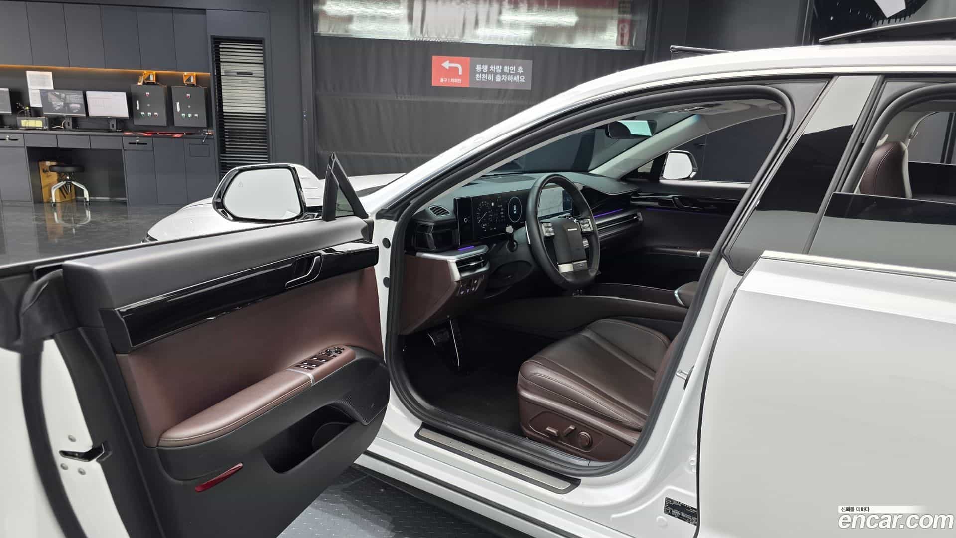 Grandeur Hyundai 2023.0-OPTION-015