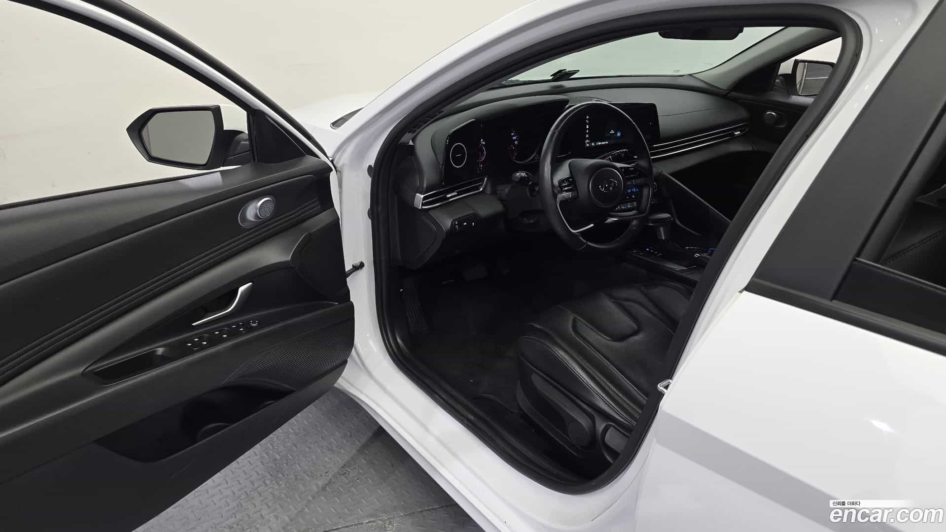 AVANTE Hyundai 2022.4-INNER-010
