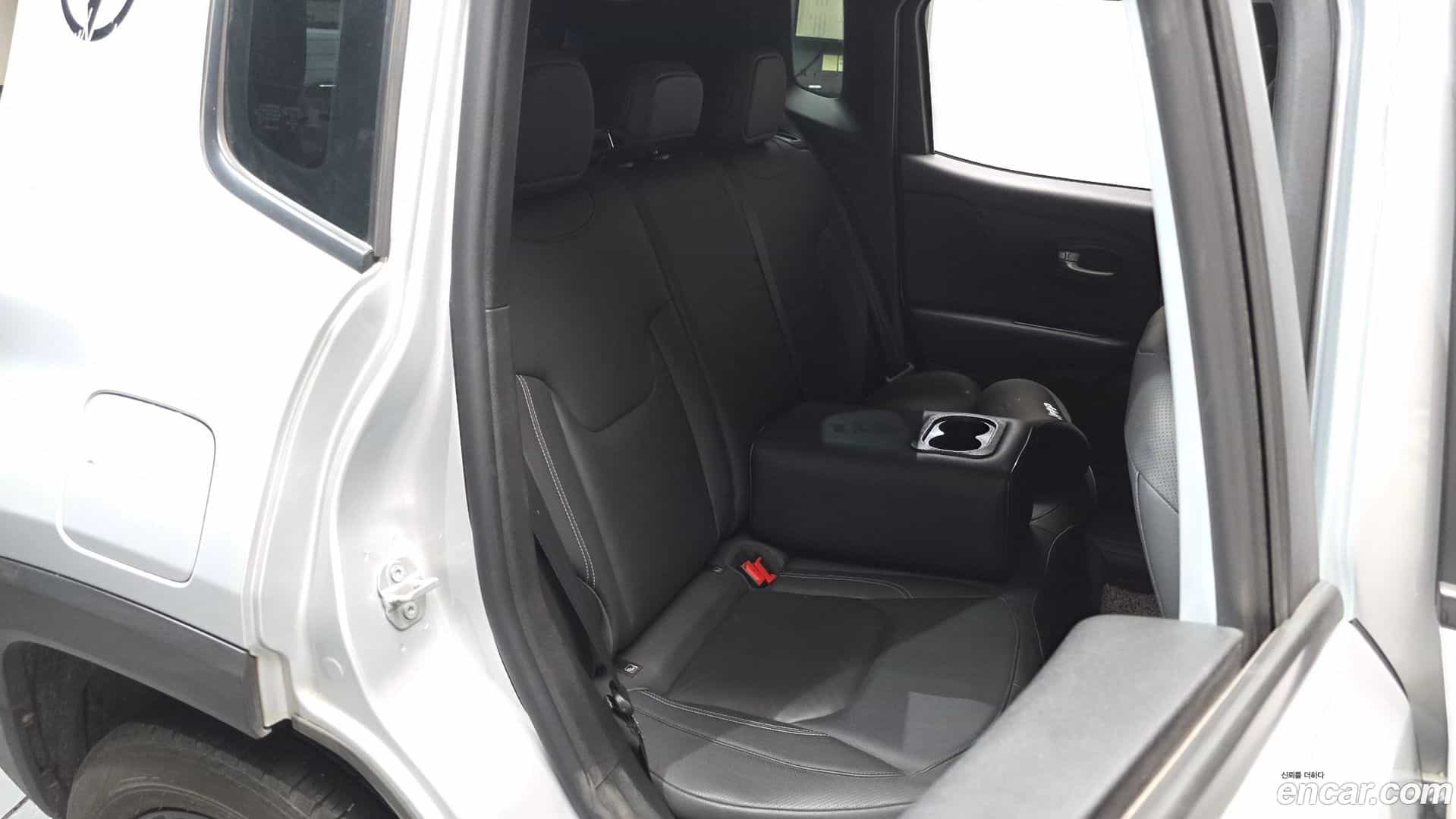 Renegade Jeep 2020.4-OPTION-016