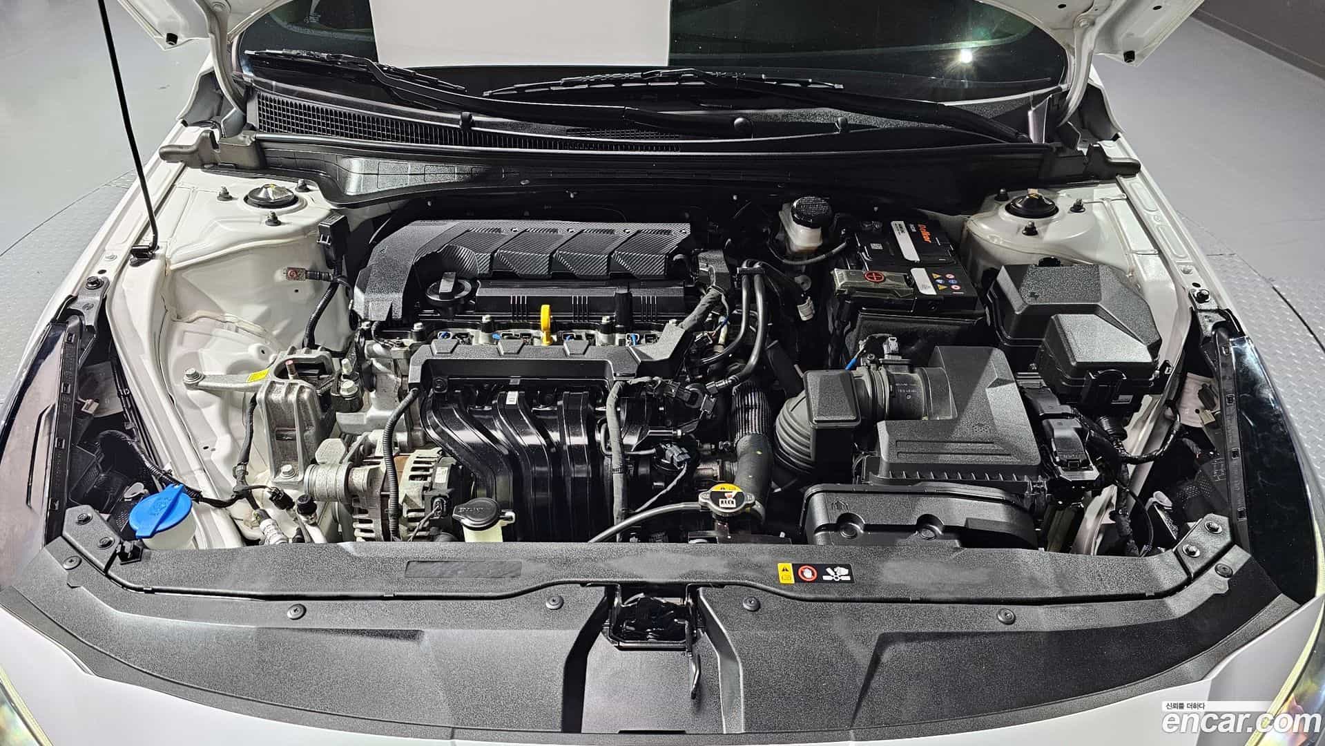AVANTE Hyundai 2020.6-OUTER-006