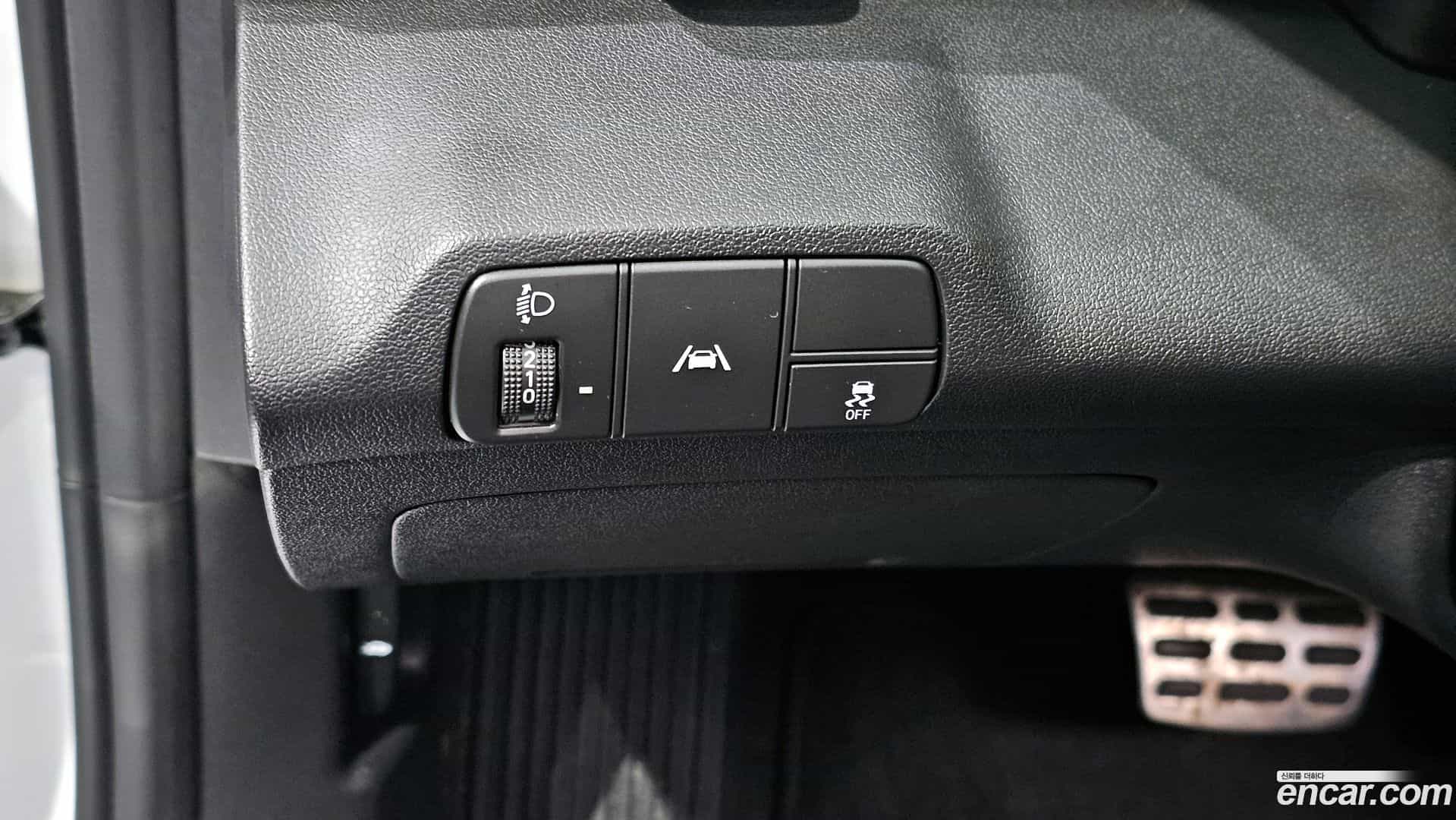 AVANTE Hyundai 2020.6-OPTION-022