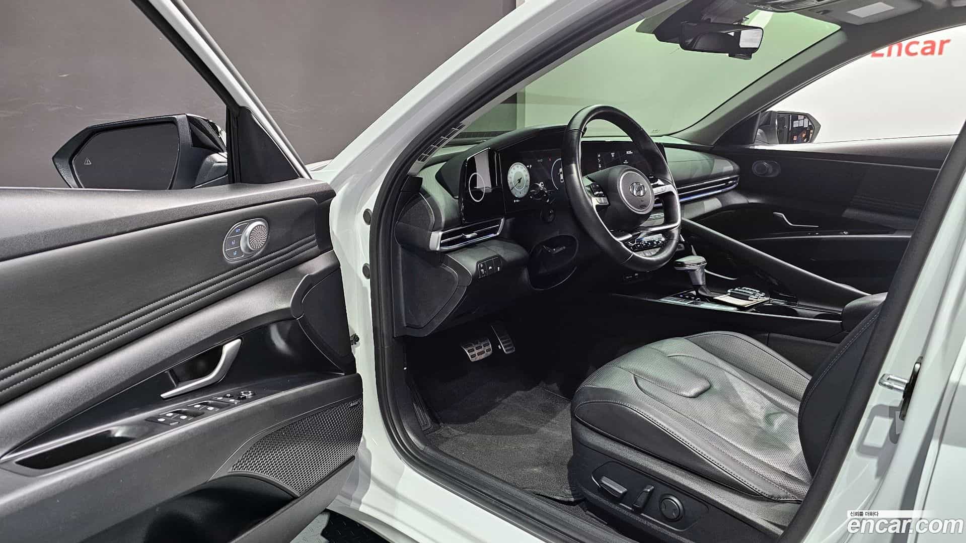 AVANTE Hyundai 2020.6-OPTION-023