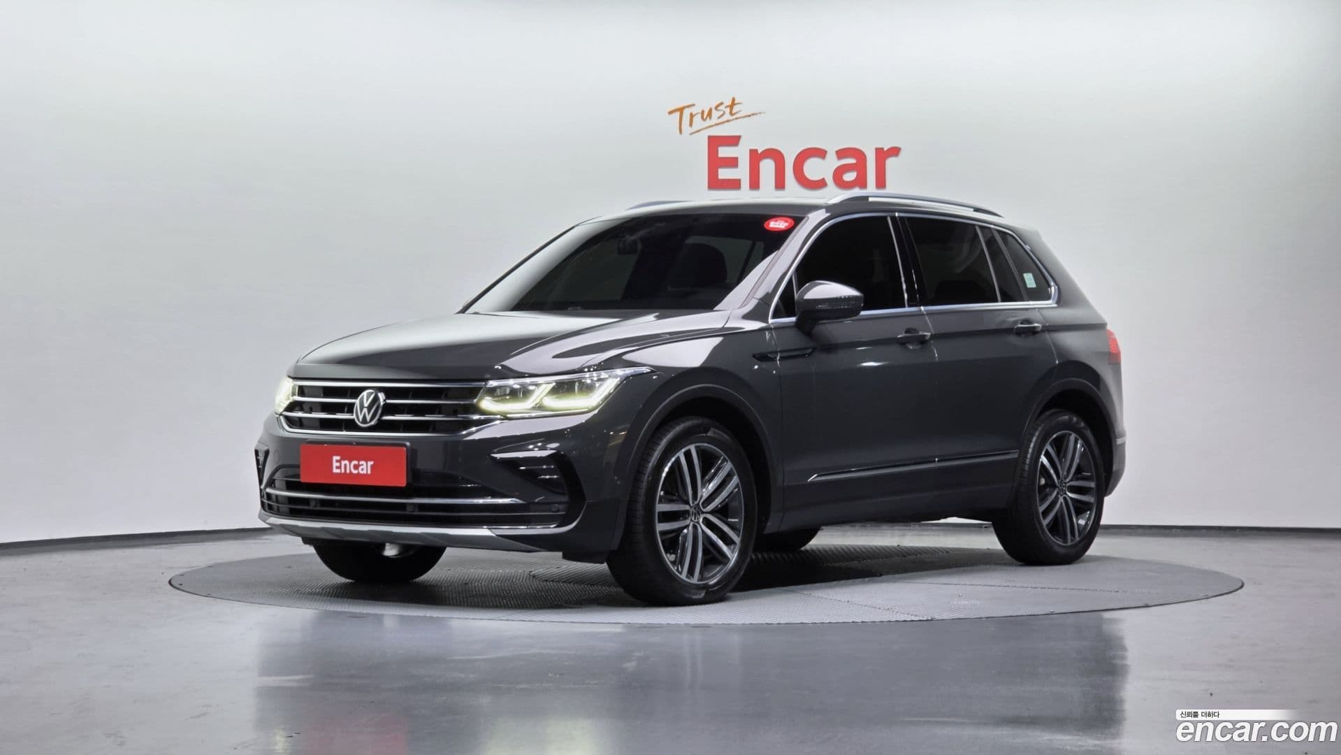Main__Slider__Photo:Tiguan Volkswagen 2021.8-0