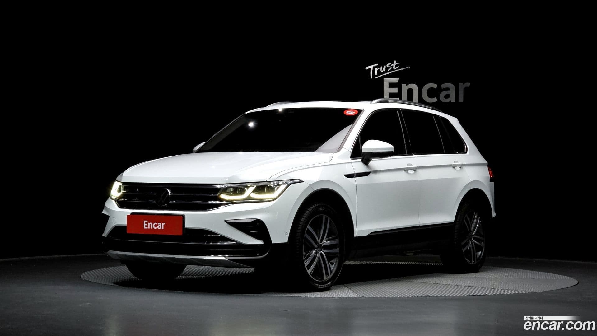 Main__Slider__Photo:Tiguan Volkswagen 2022.11-0