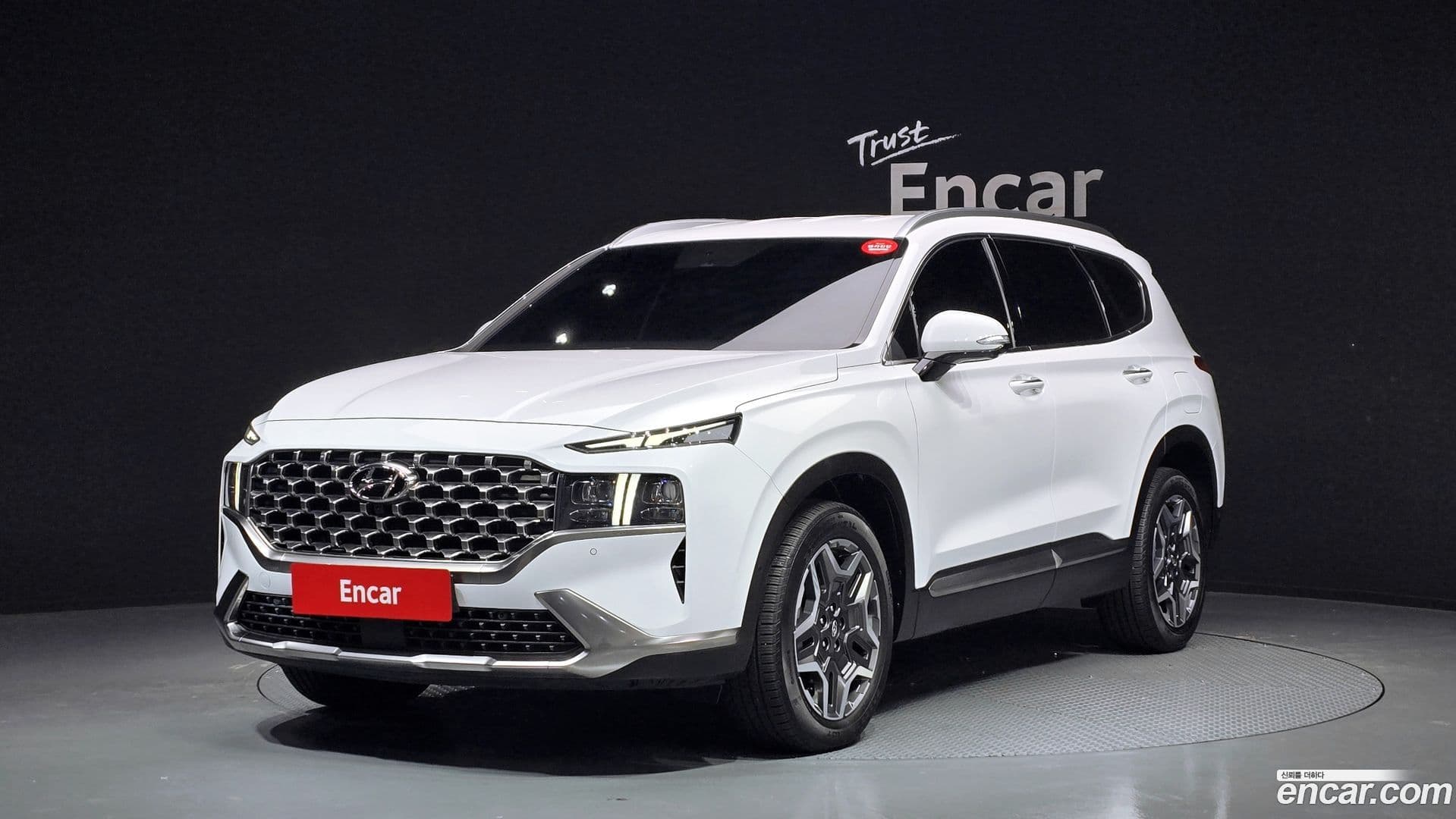 Main__Slider__Photo:Santafe Hyundai 2023.3-0
