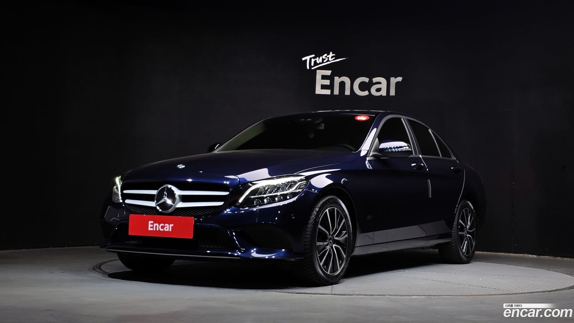 Main__Slider__Photo:C-Class Mercedes-Benz 2019.11-0