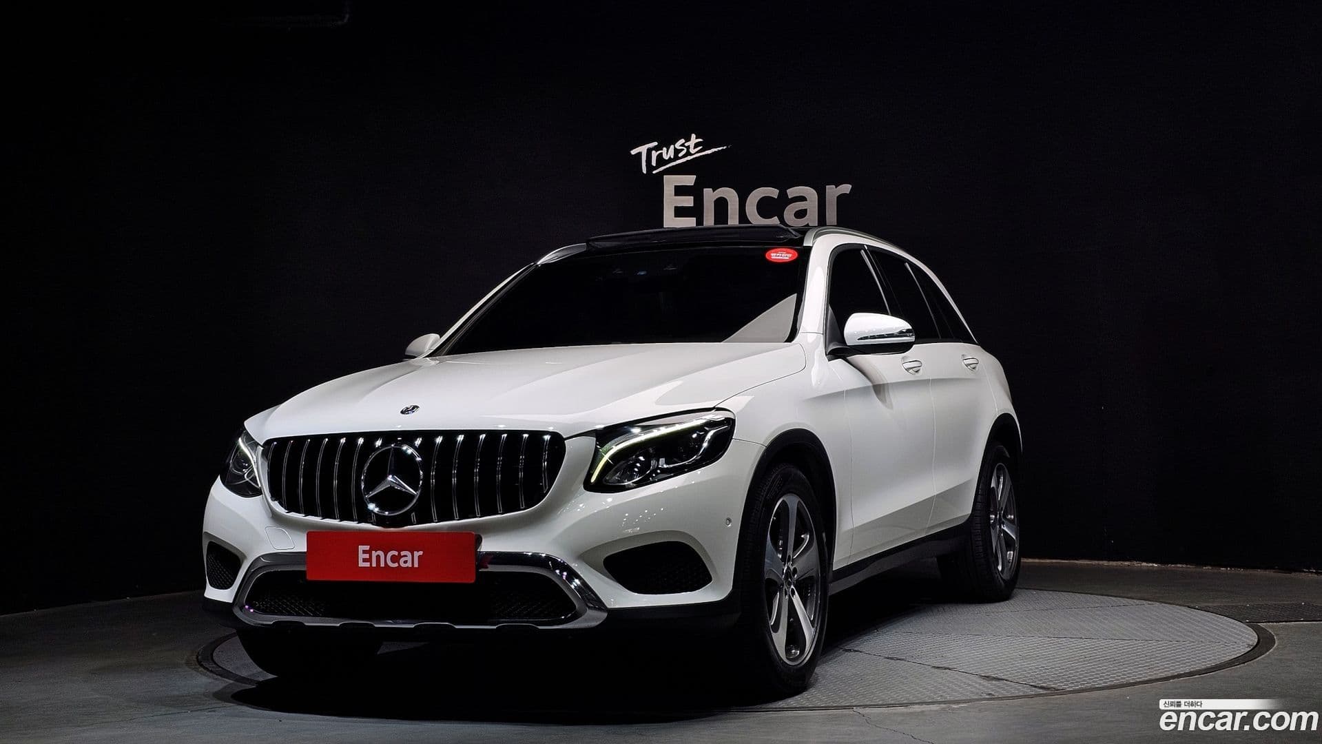 Main__Slider__Photo:GLC-Class Mercedes-Benz 2018.1-0