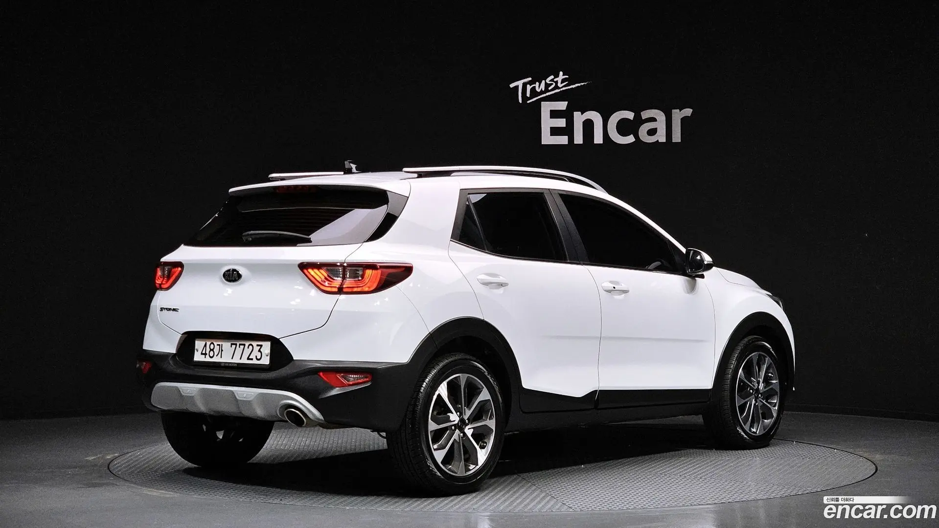 Main__Slider__Photo:Stonic Kia 2018.9-1
