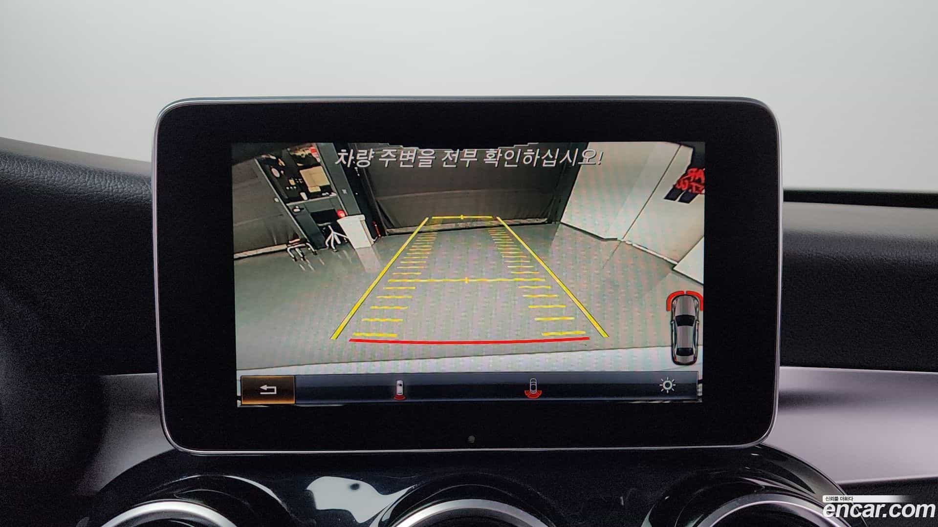 C-Class Mercedes-Benz 2018.1-OPTION-020
