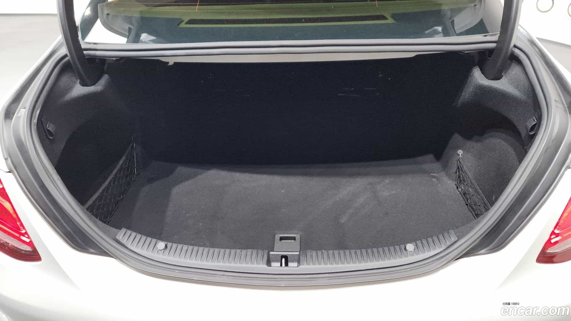 C-Class Mercedes-Benz 2018.1-OPTION-024