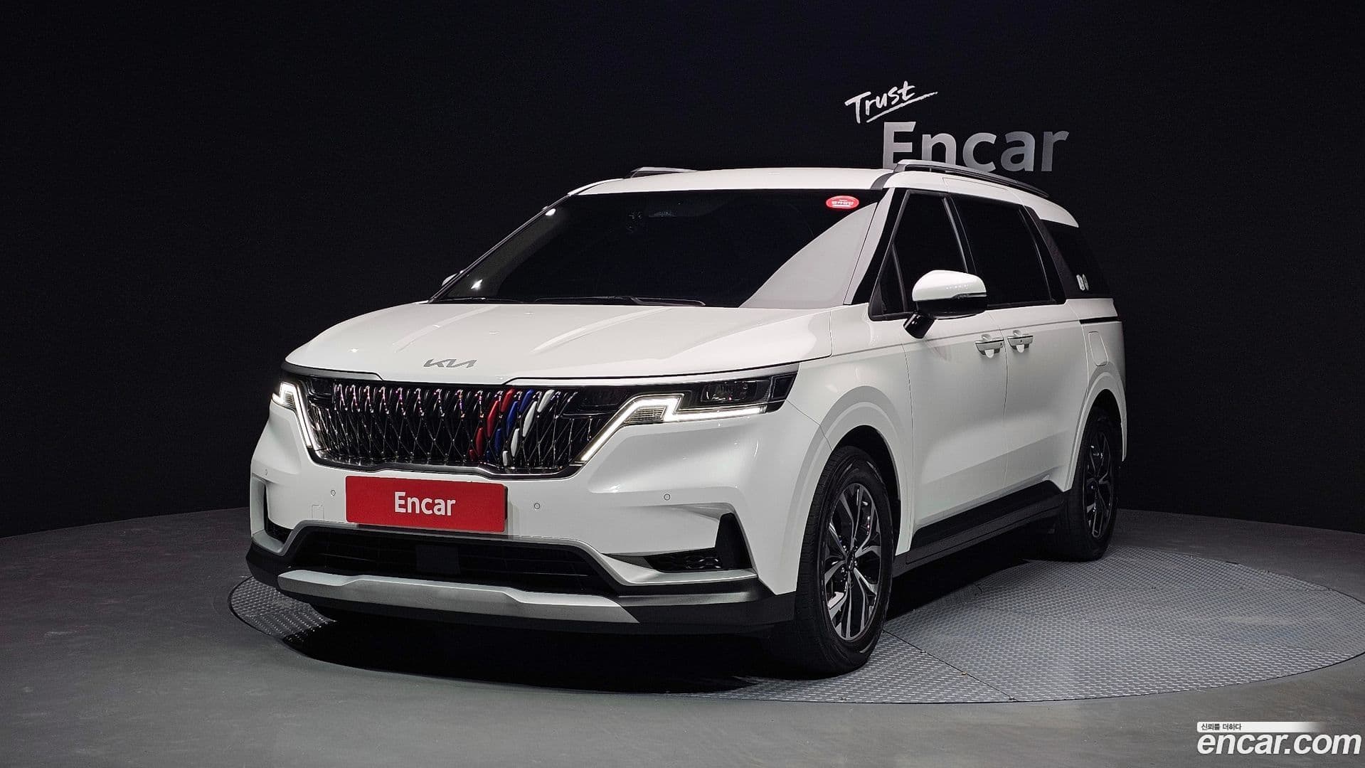 Main__Slider__Photo:Canival Kia 2022.7-0