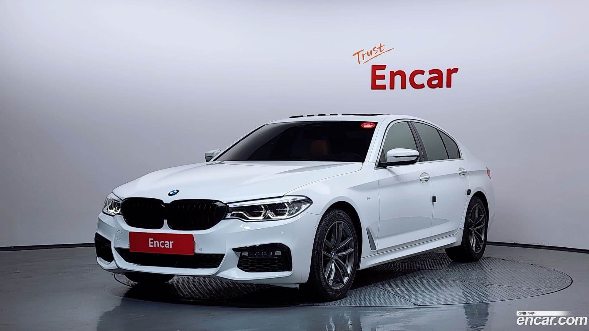 Main__Slider__Photo:5-Series BMW 2018.3-0