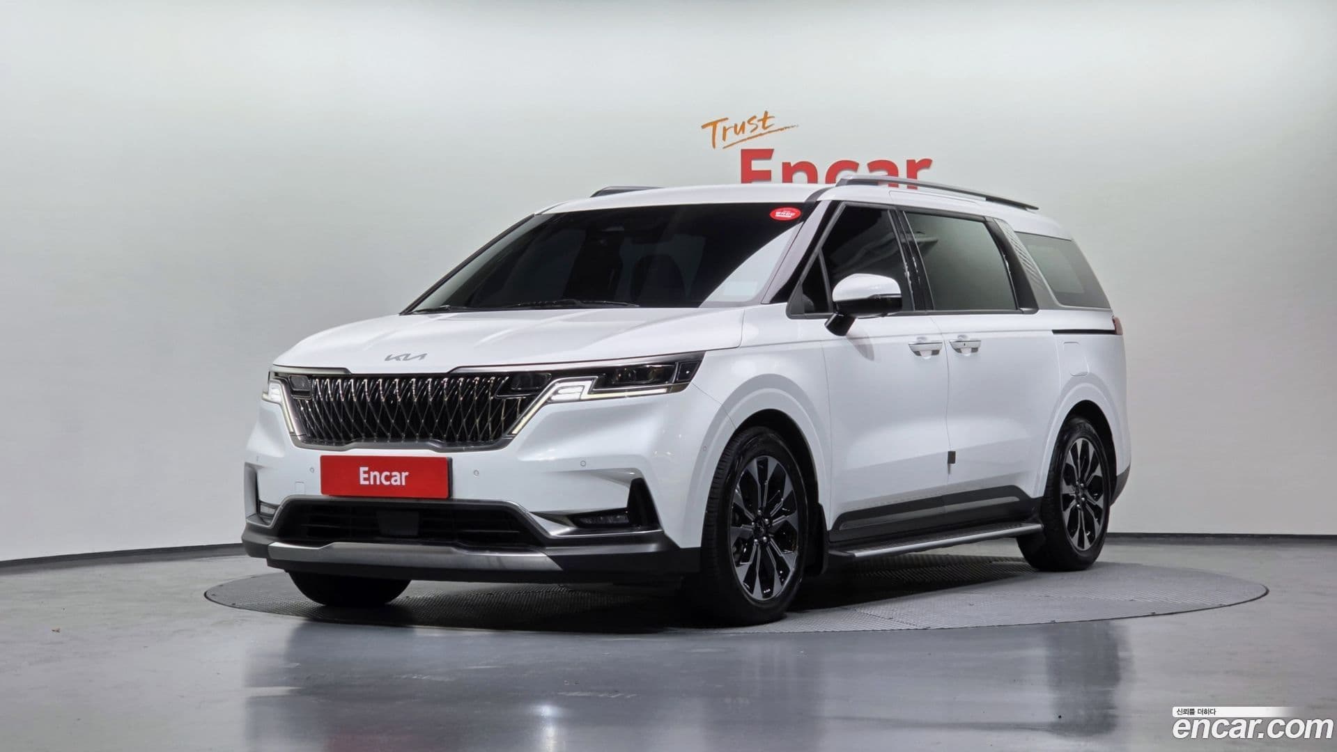 Main__Slider__Photo:Canival Kia 2023.4-0