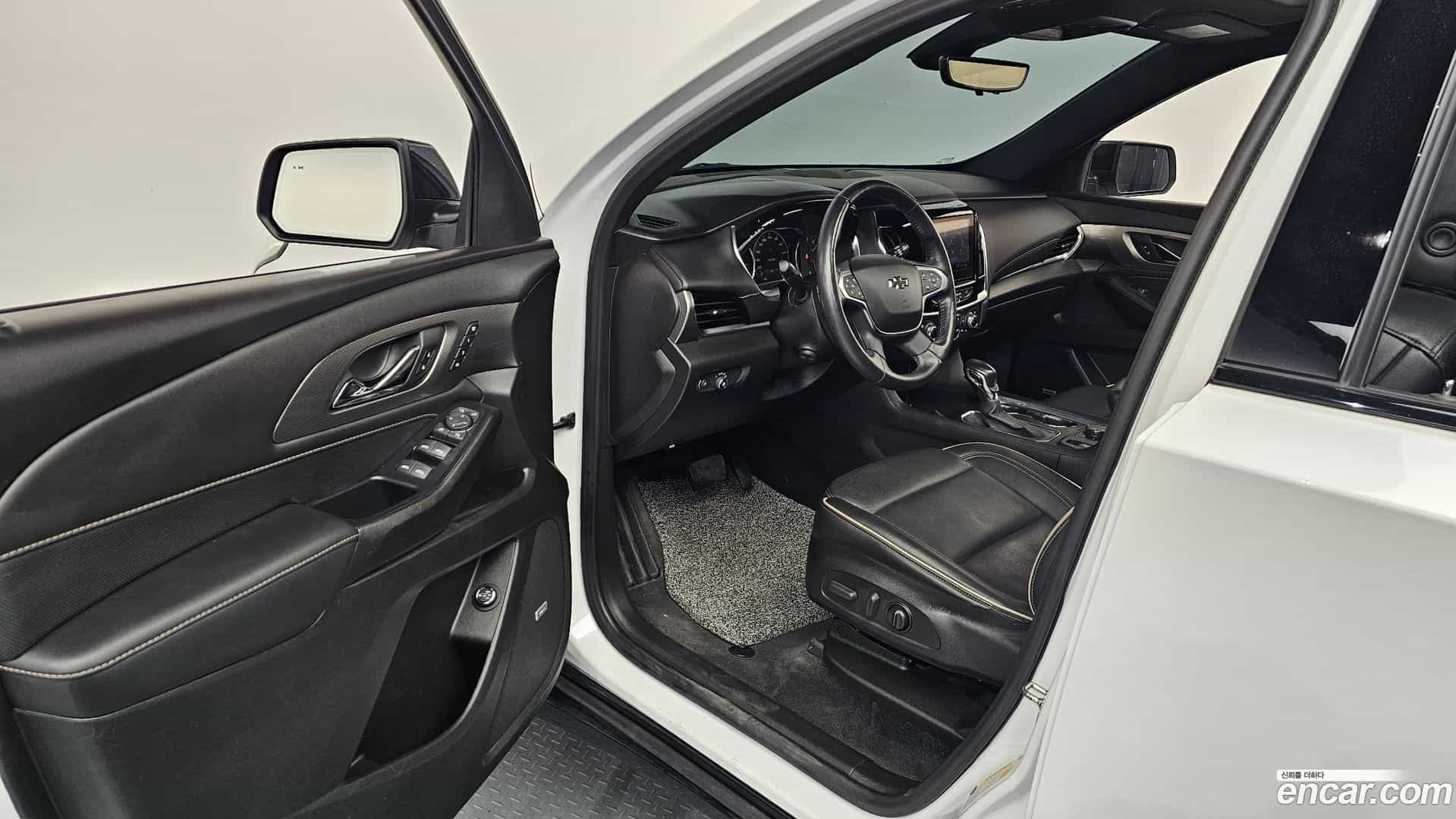 Traverse Chevrolet 2022.6-INNER-010