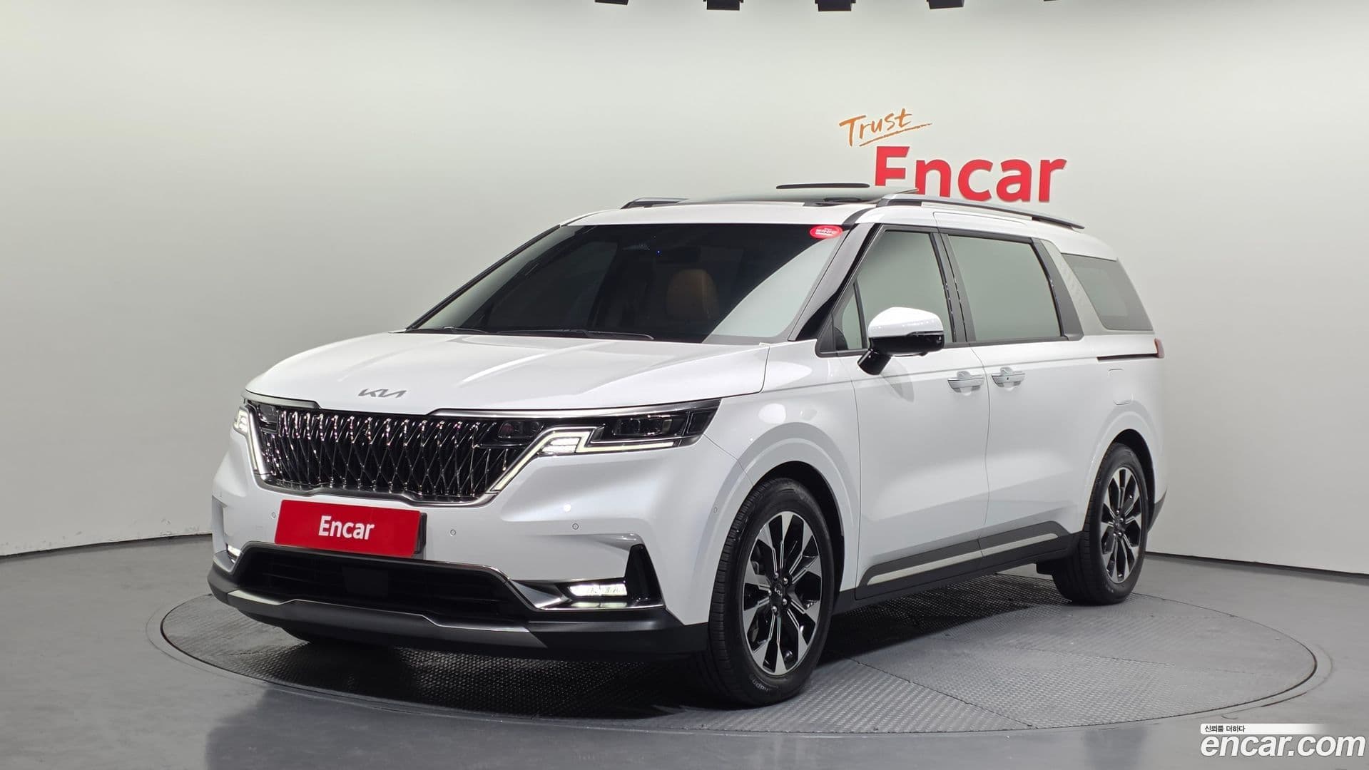 Main__Slider__Photo:Canival Kia 2023.2-0