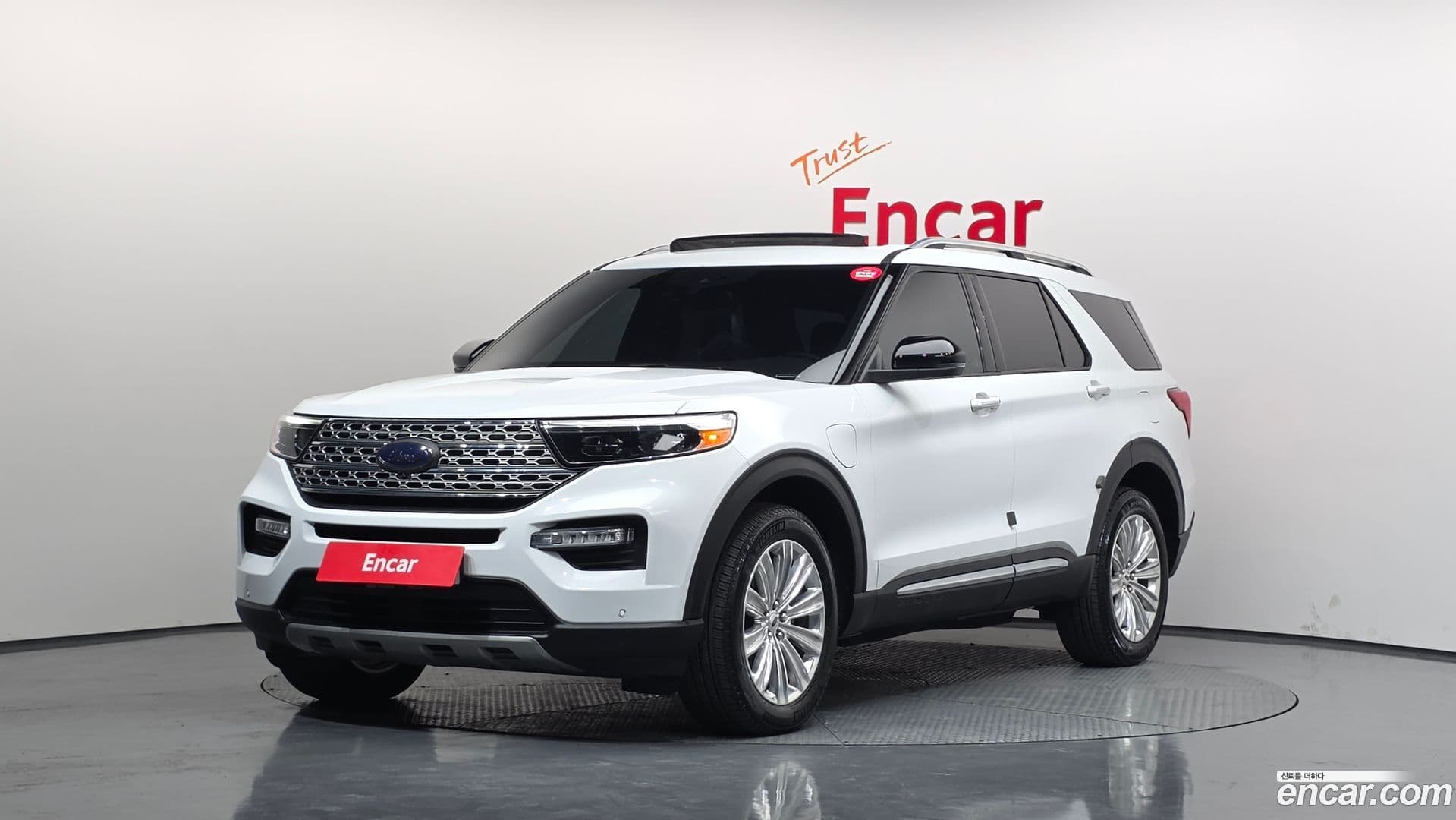 Main__Slider__Photo:Explorer Ford 2020.9-0