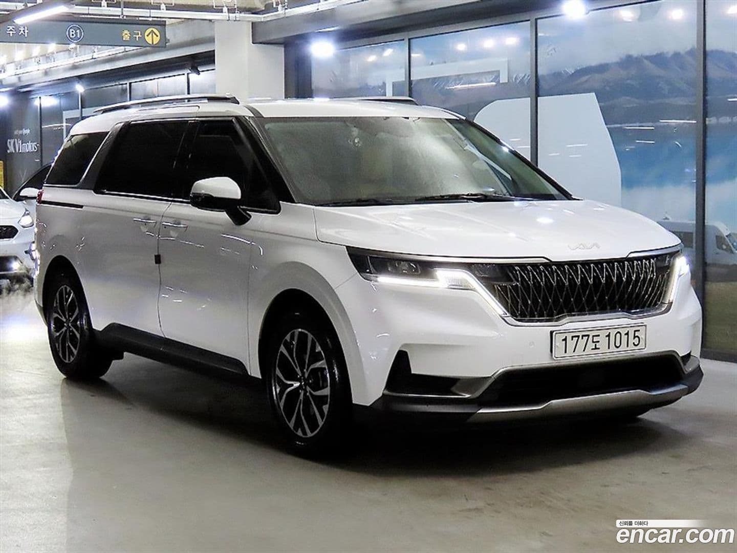 Main__Slider__Photo:Canival Kia 2021.9-0