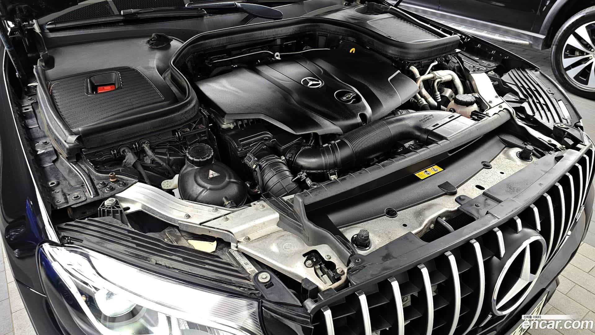 GLC-Class Mercedes-Benz 2017.3-OUTER-006