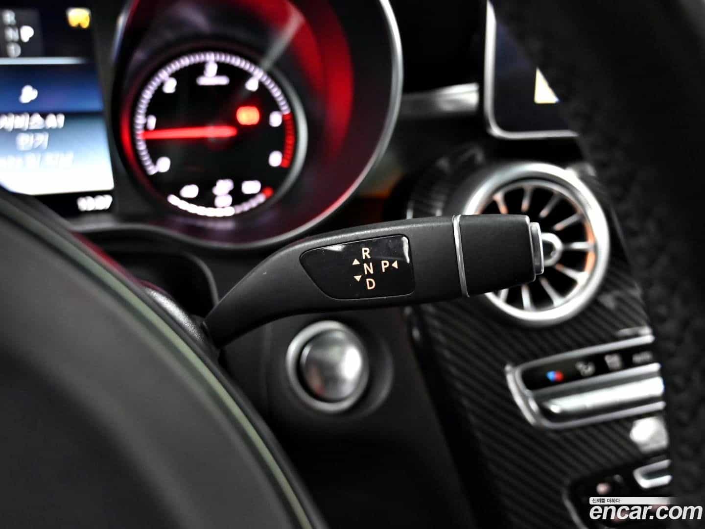 GLC-Class Mercedes-Benz 2017.3-INNER-009