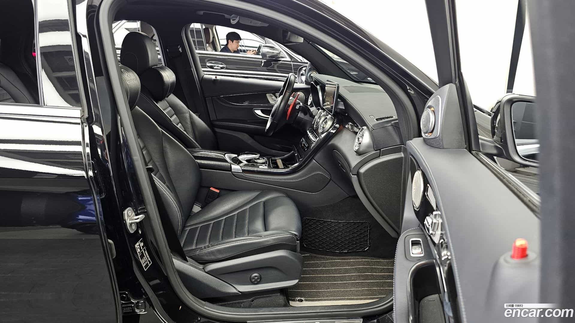 GLC-Class Mercedes-Benz 2017.3-OPTION-016