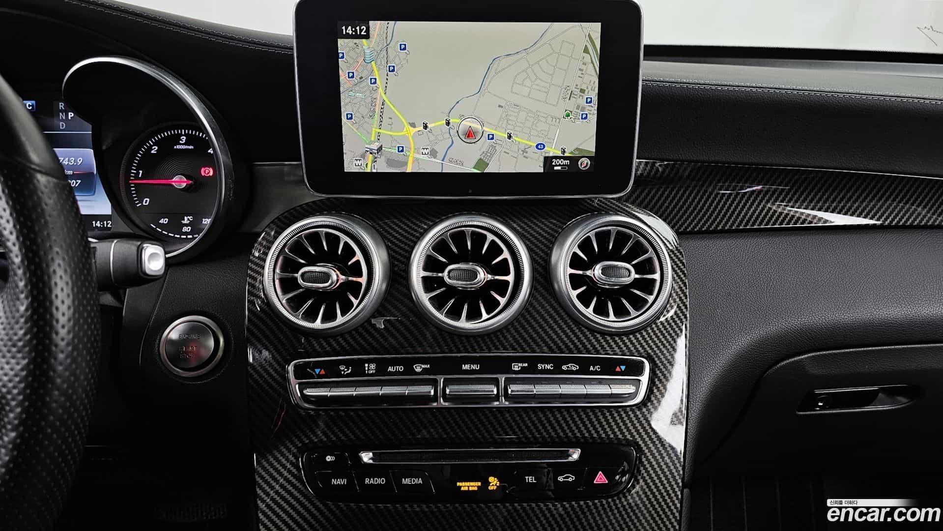 GLC-Class Mercedes-Benz 2017.3-OPTION-018