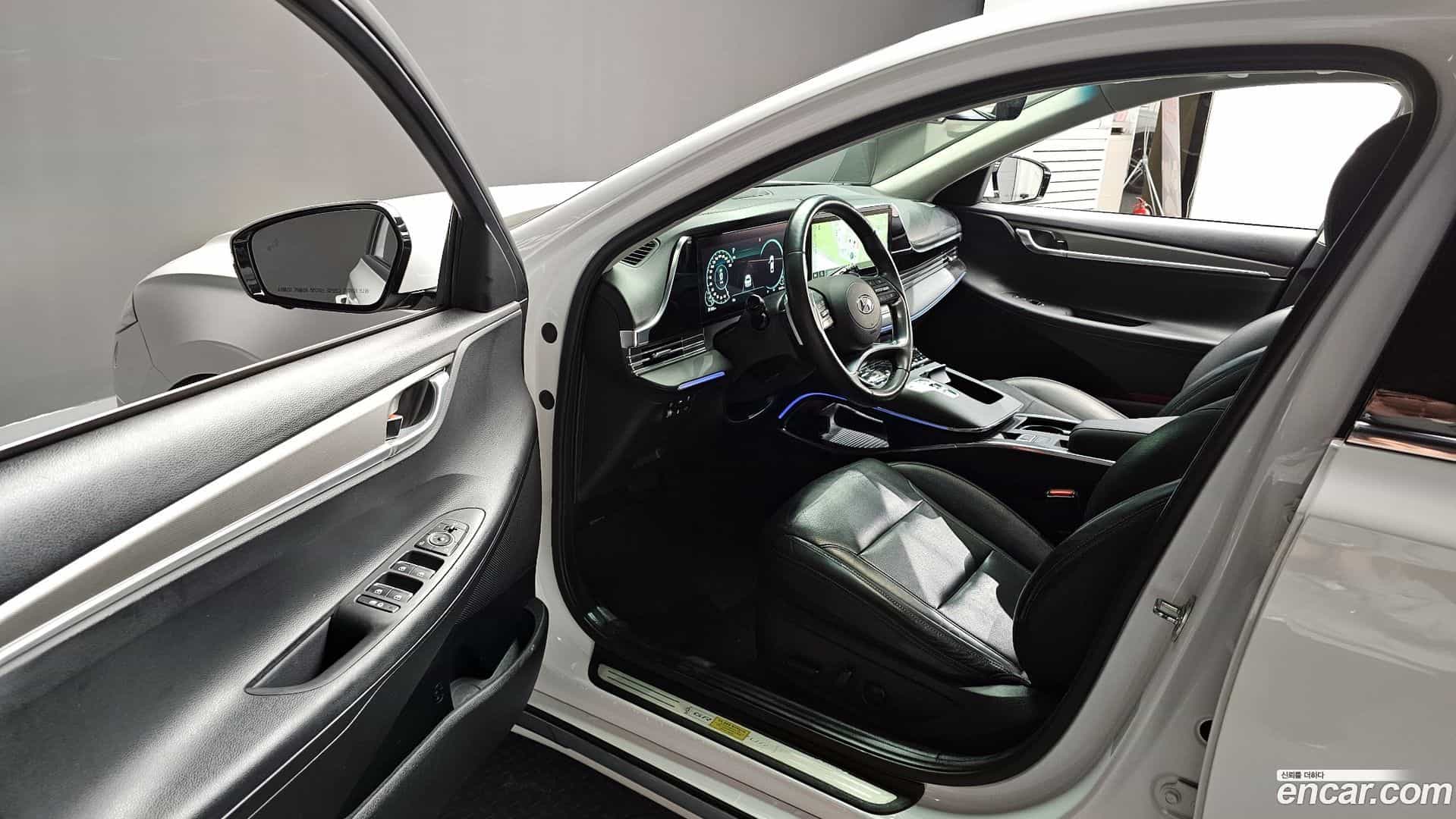 Grandeur Hyundai 2022.1-INNER-010