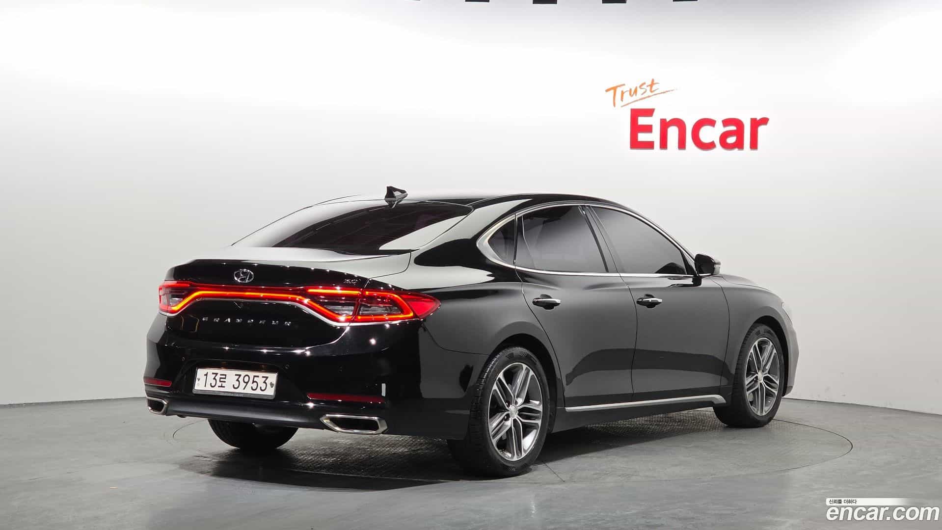 Grandeur Hyundai 2016.10-OUTER-002
