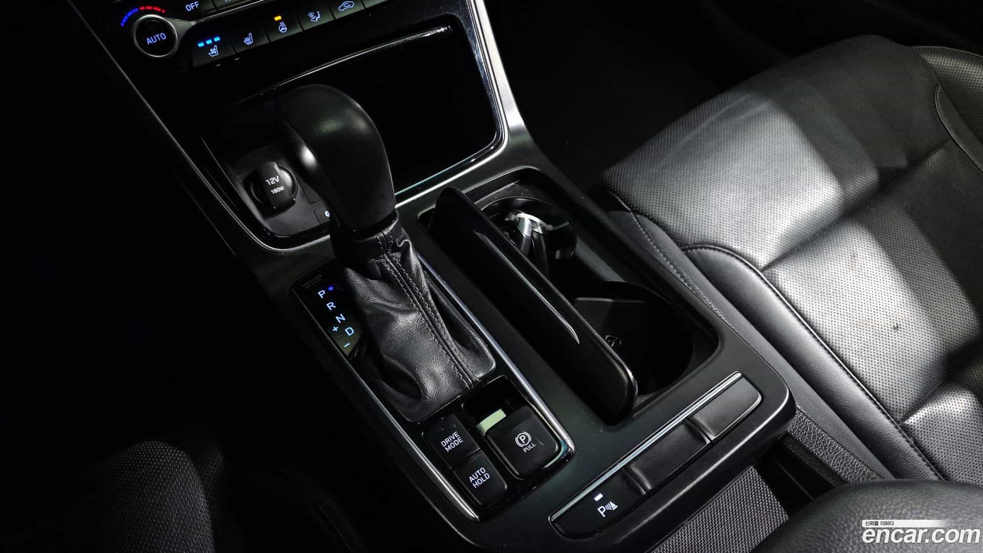 Grandeur Hyundai 2016.10-INNER-009