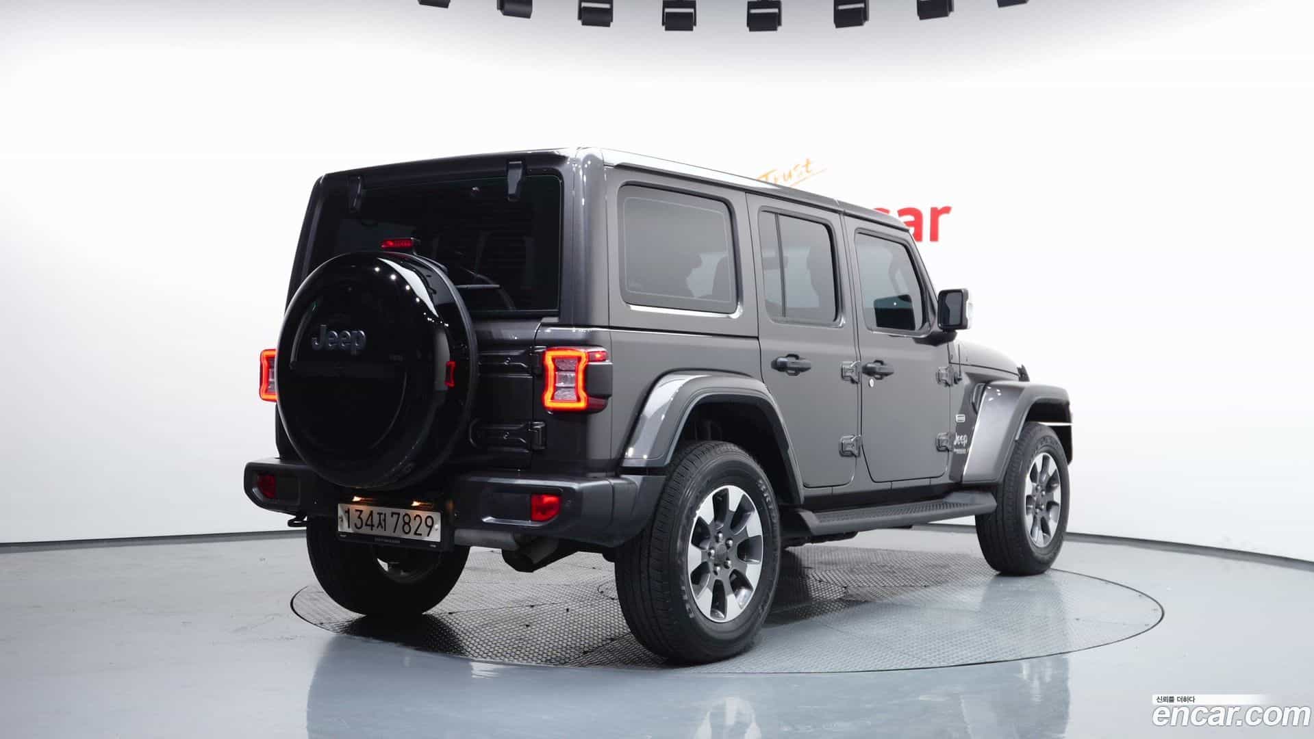 Wrangler Jeep 2021.10-OUTER-002