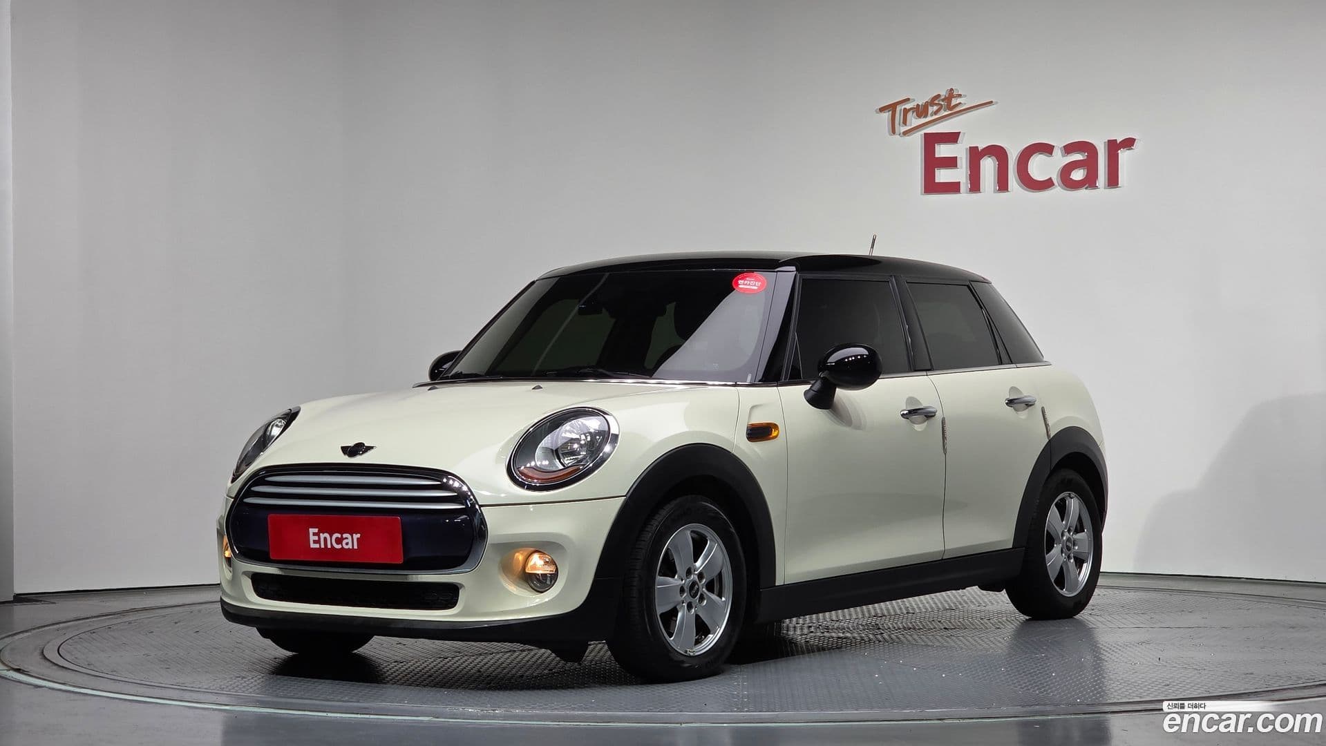 Main__Slider__Photo:Cooper Mini 2015.6-0