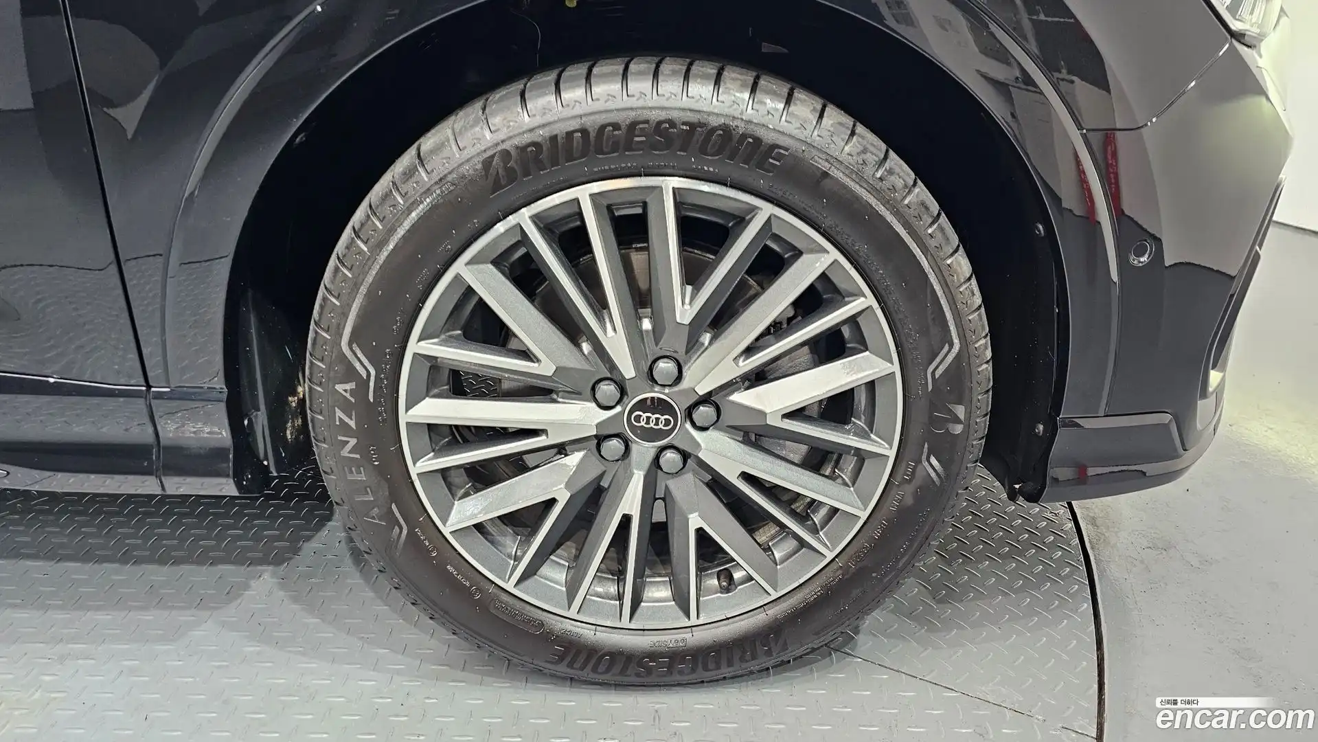 Q3 Audi 2025.3-OUTER-005