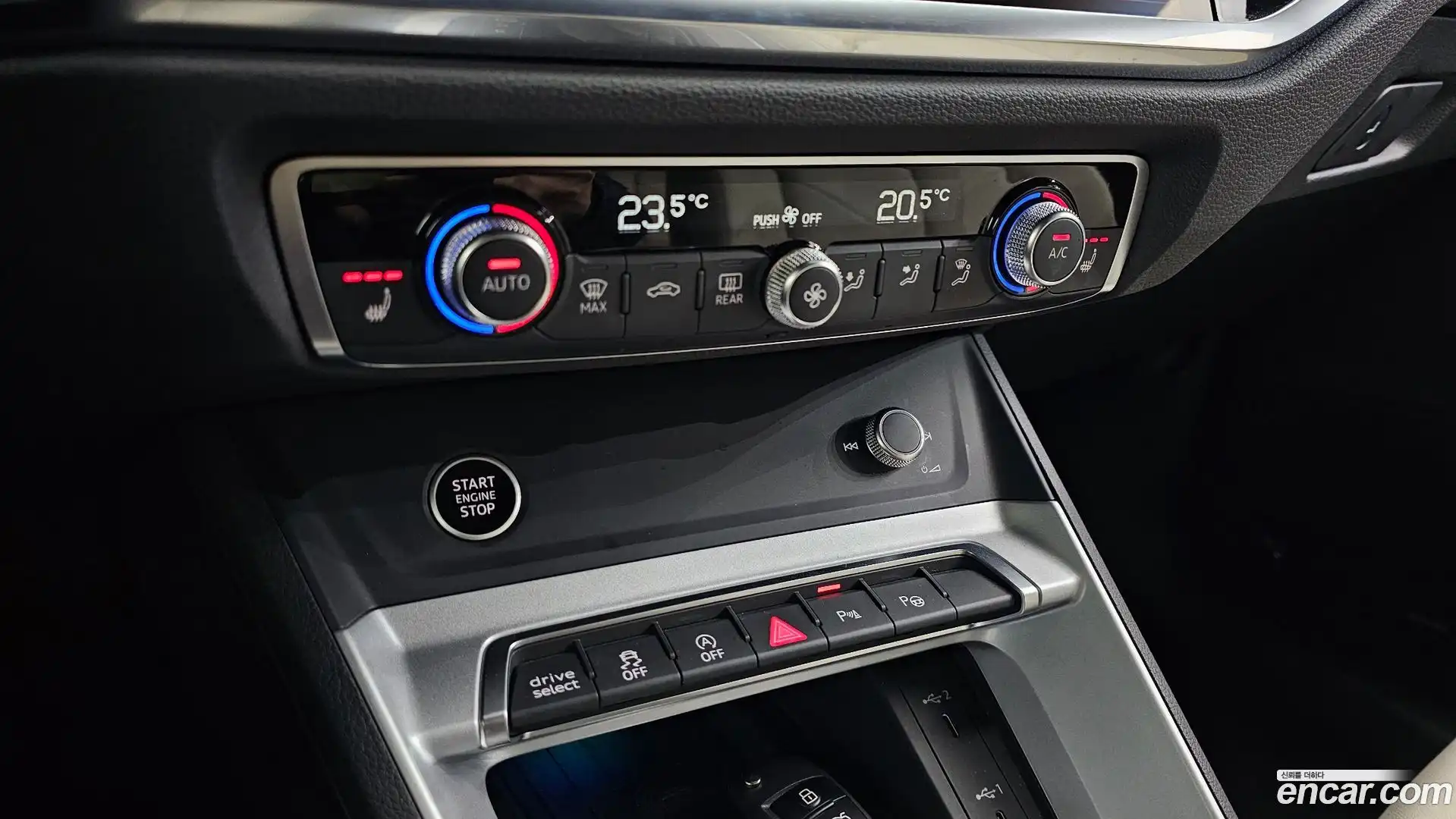 Q3 Audi 2025.3-OPTION-023