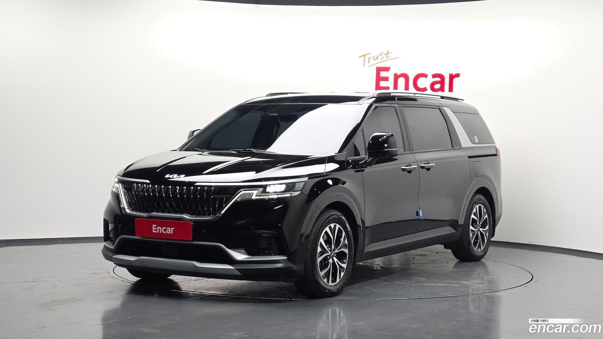 Main__Slider__Photo:Canival Kia 2022.1-0