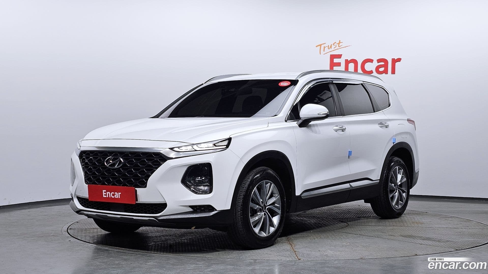 Main__Slider__Photo:Santafe Hyundai 2019.10-0
