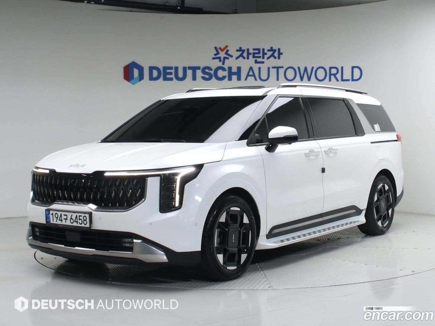 Main__Slider__Photo:Canival Kia 2024.1-0